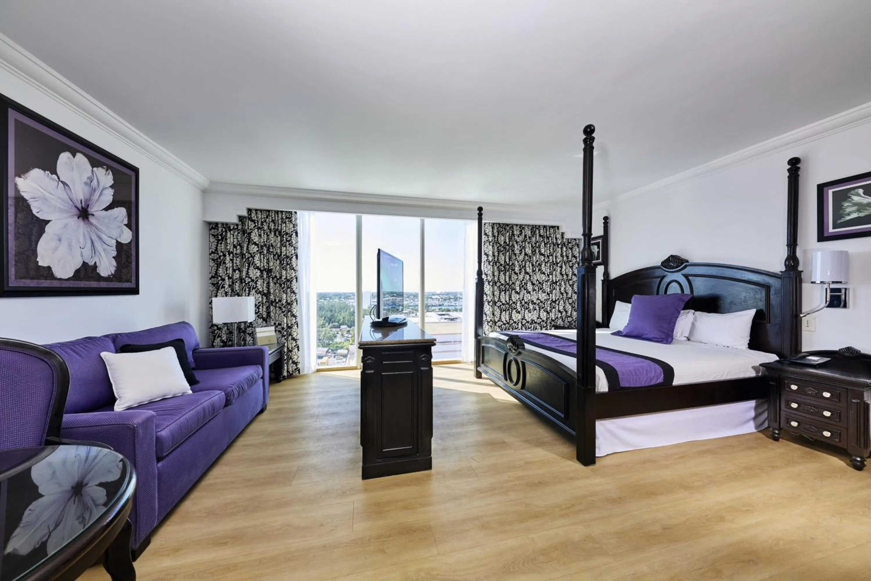 Standard Suite Special - single occupancy in Riu Palace Paradise Island - Adults Only - All Inclusive