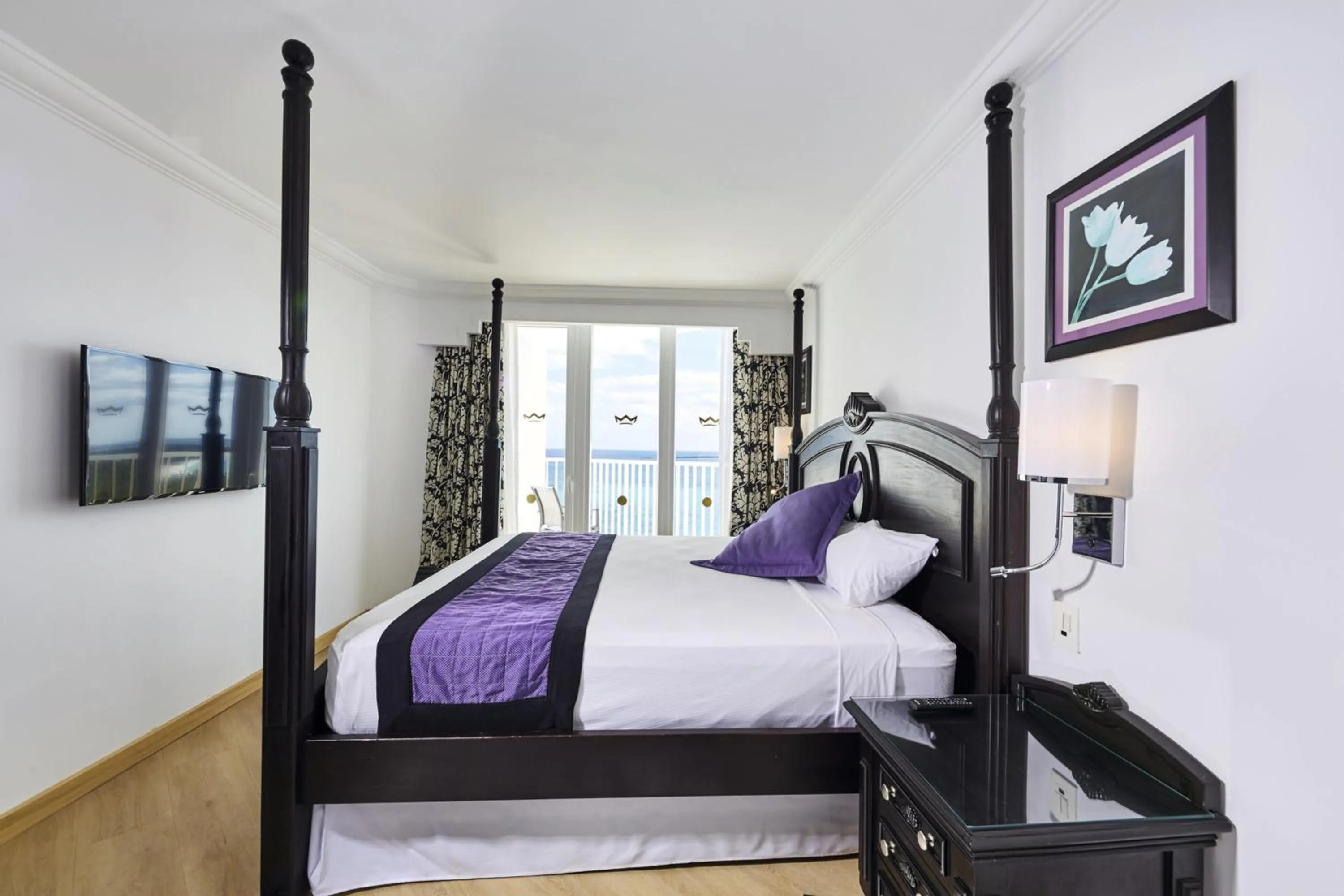 Family Suite with Ocean View in Riu Palace Paradise Island - Adults Only - All Inclusive