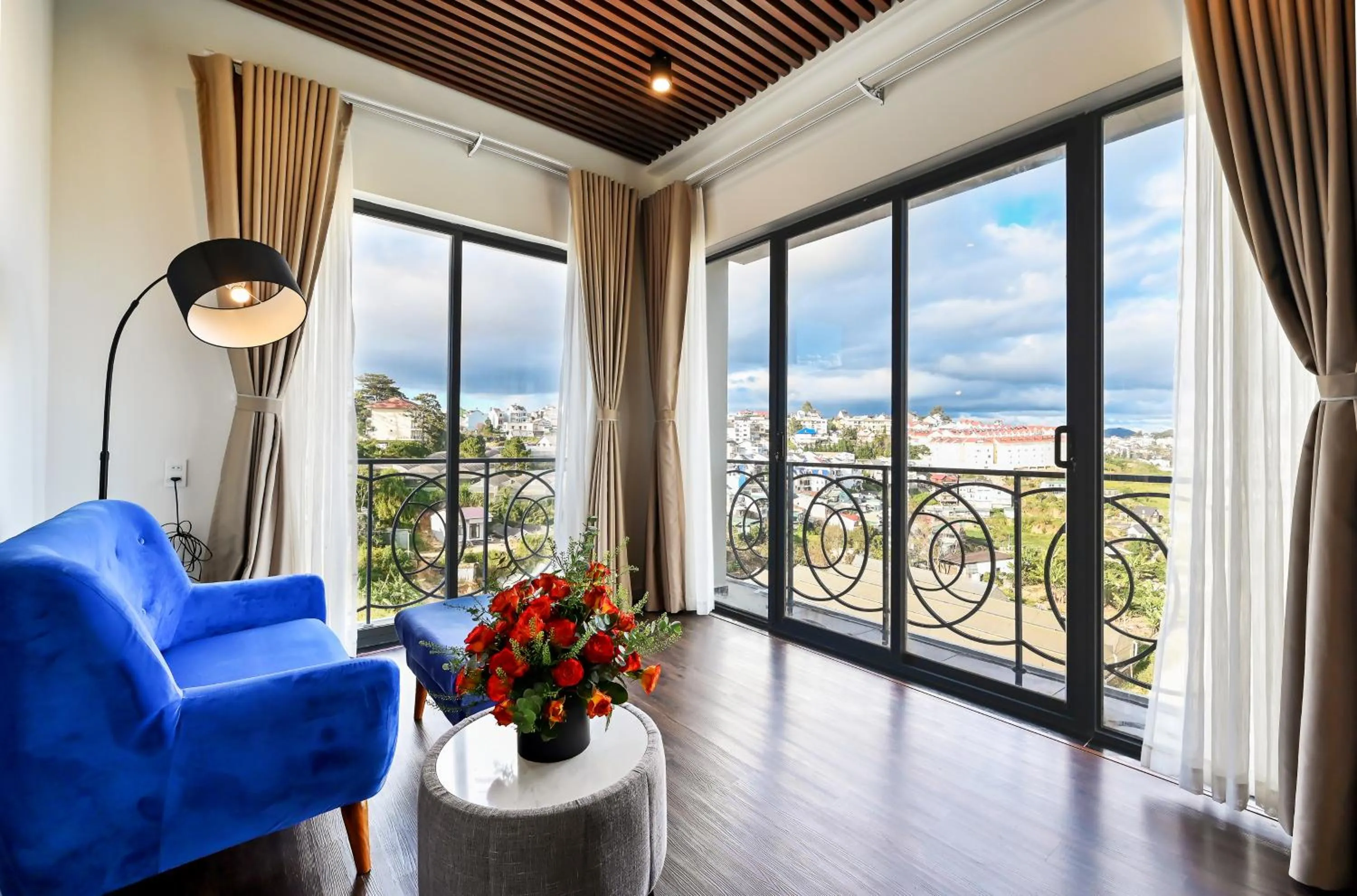 Stillus Suite Balcony City View - single occupancy in Stillus Boutique Hotel Dalat