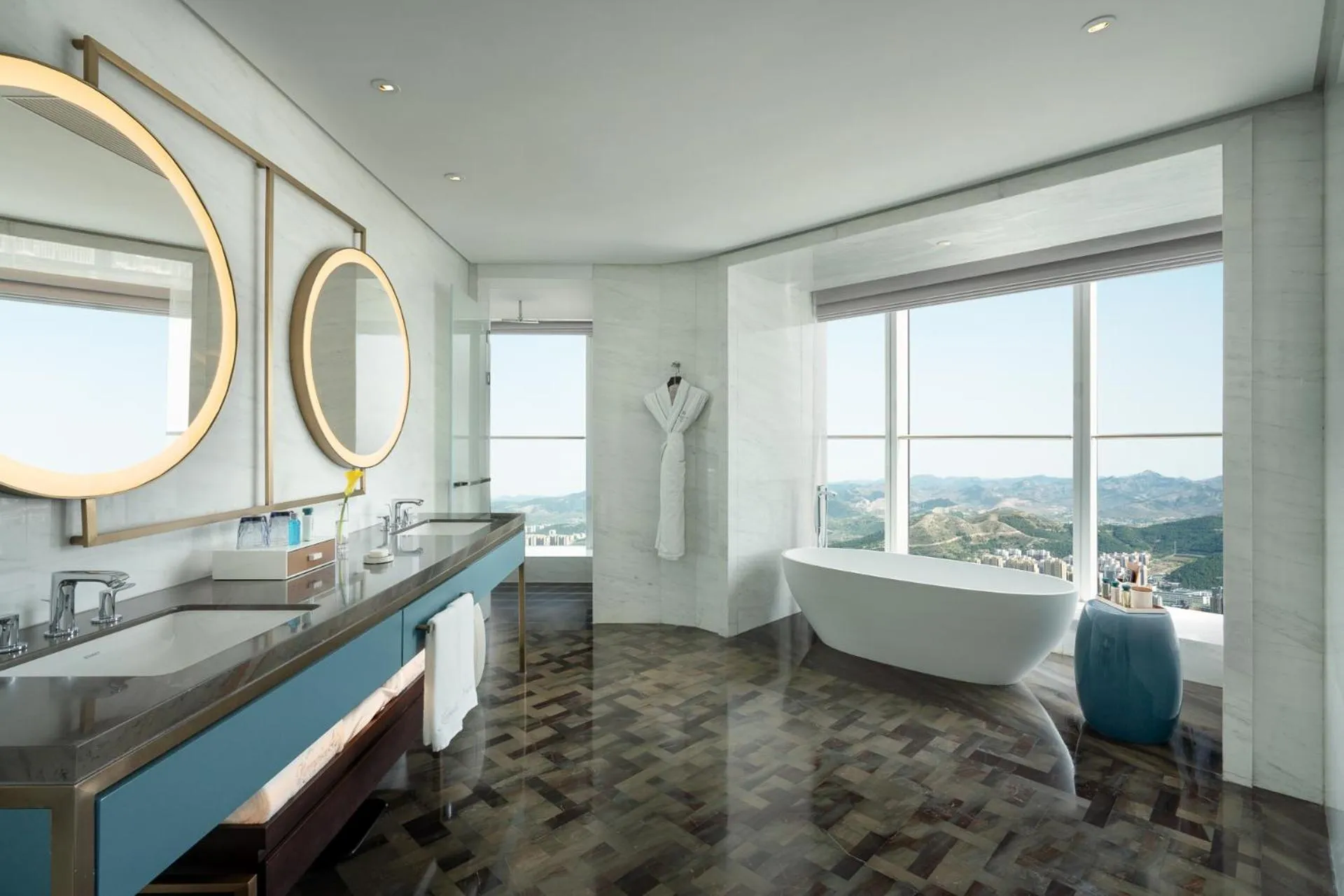 Grand Deluxe Suite	 in Kempinski Hotel Jinan