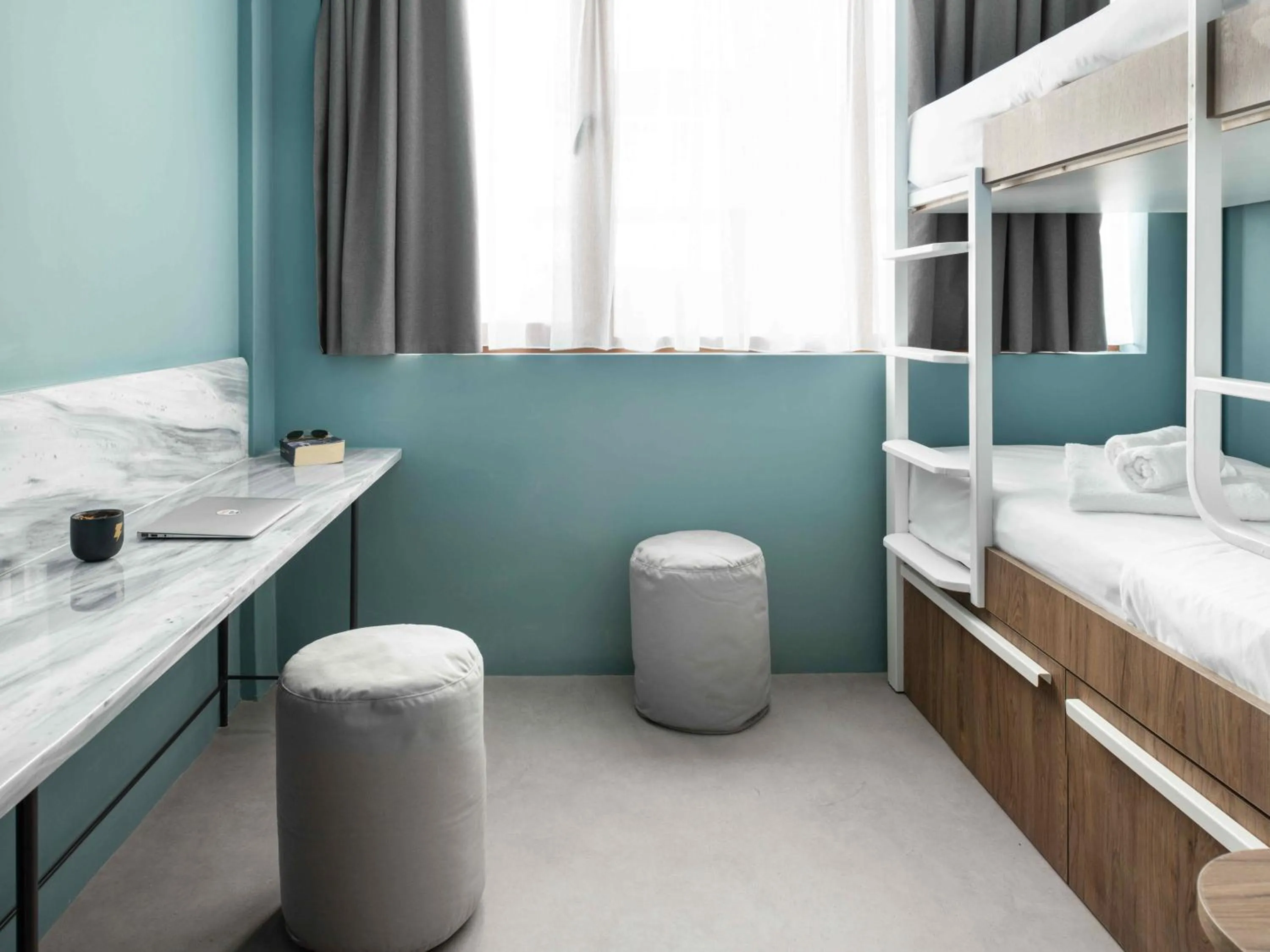 Twin Room with Bunk Bed in Zeus is Loose Hostel