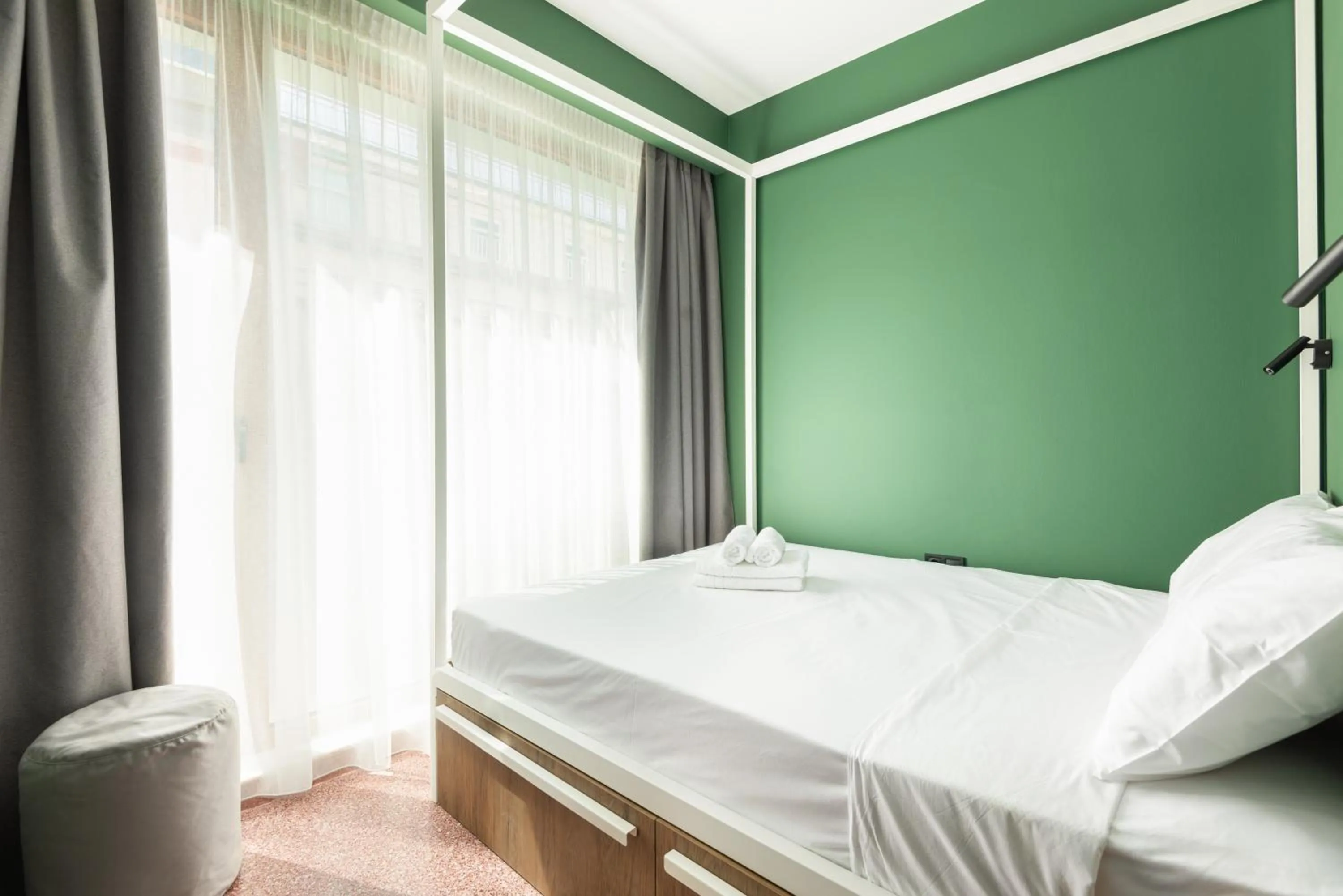 Double Room in Zeus is Loose Hostel