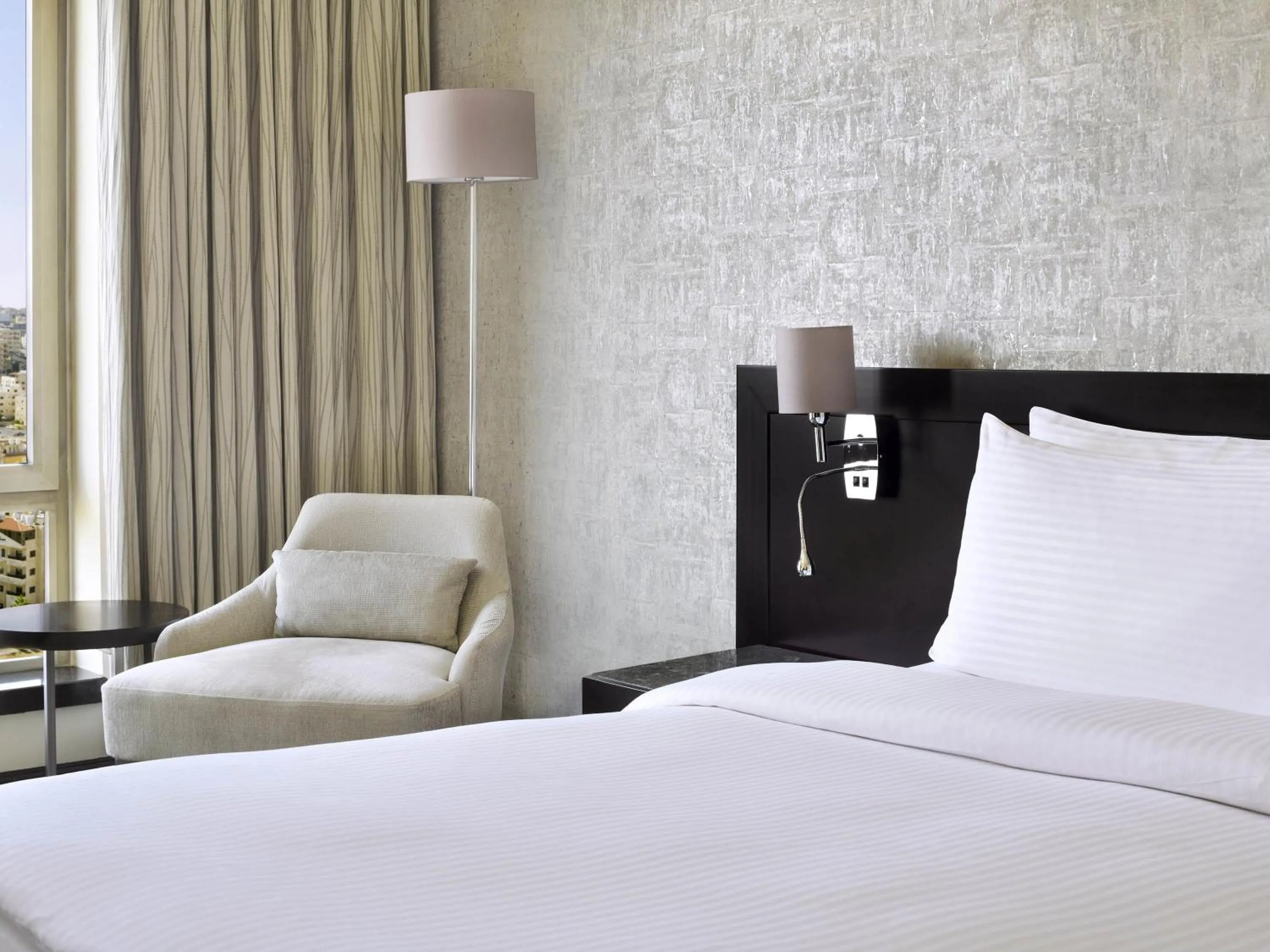 Classic King Room in Mövenpick Hotel Amman