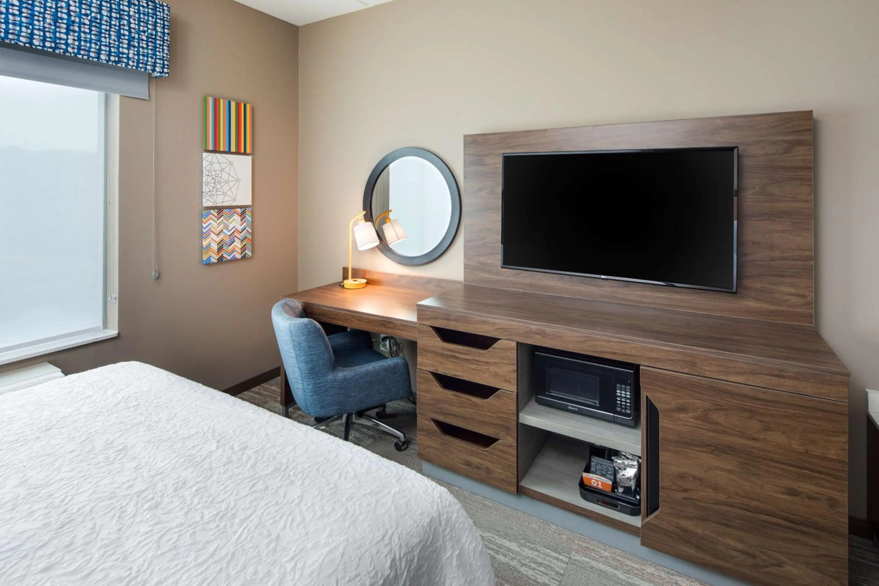 Queen Room with Bath Tub - Mobility Access/Non-Smoking in Hampton Inn Smithfield Selma, NC