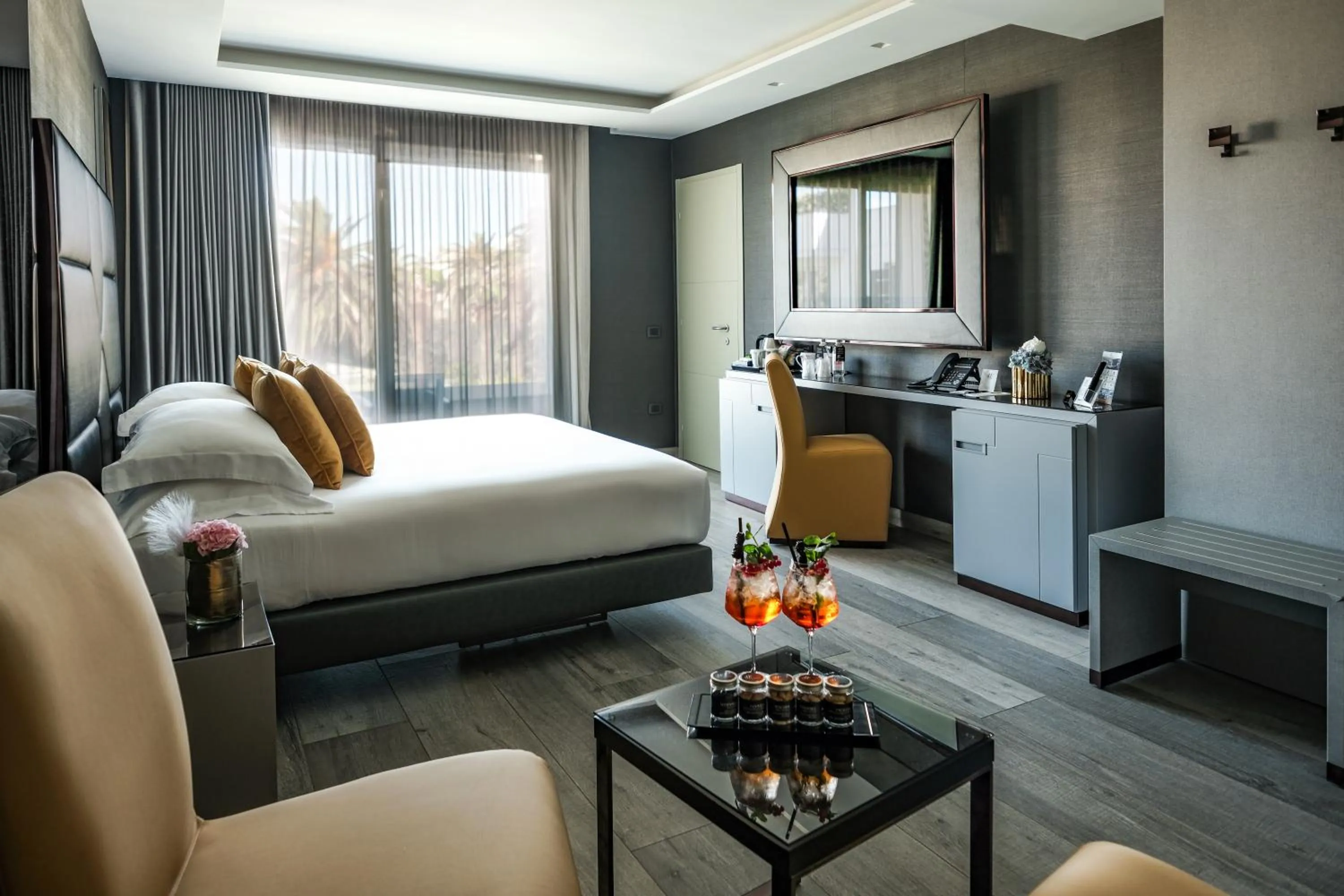 Luxury Quadruple Room in Hotel & Resort Tre Fontane Luxury