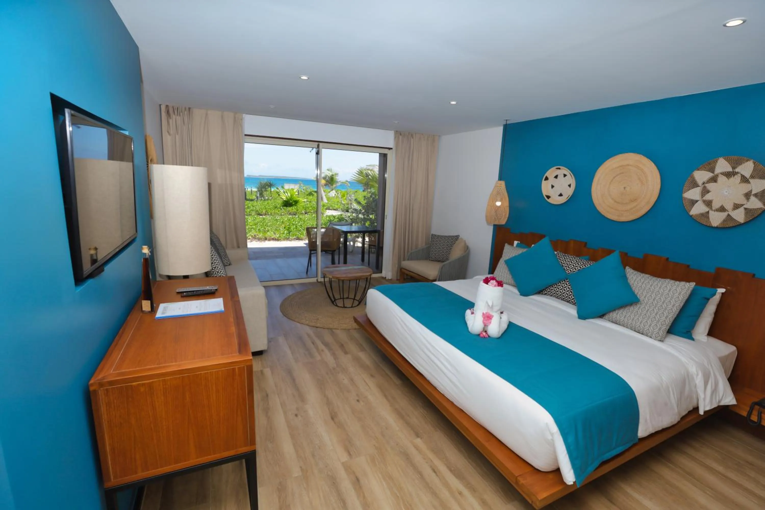 Deluxe Junior Suite in Orient Beach Hotel
