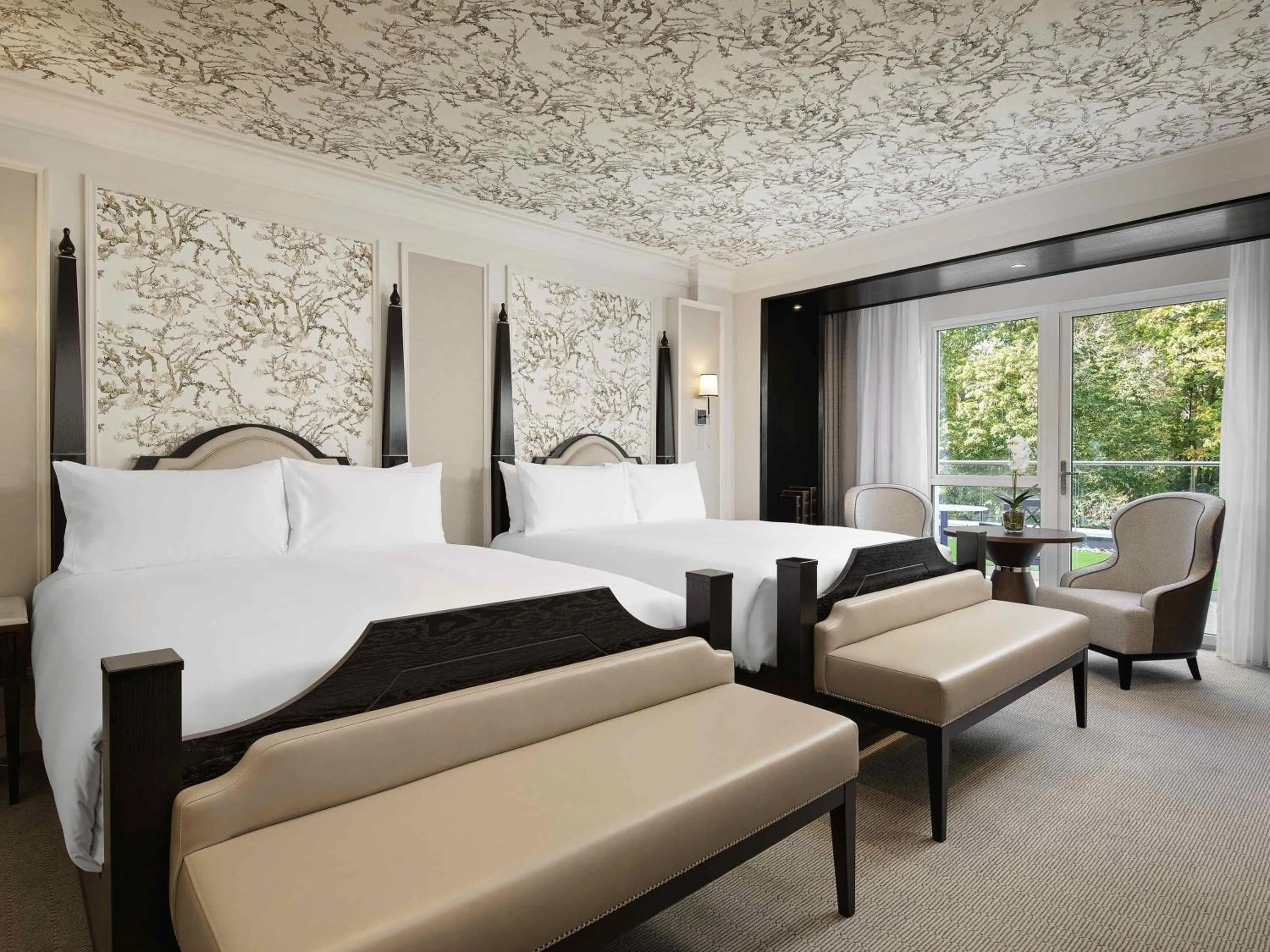 Deluxe Double Room with Balcony in Fairmont Windsor Park