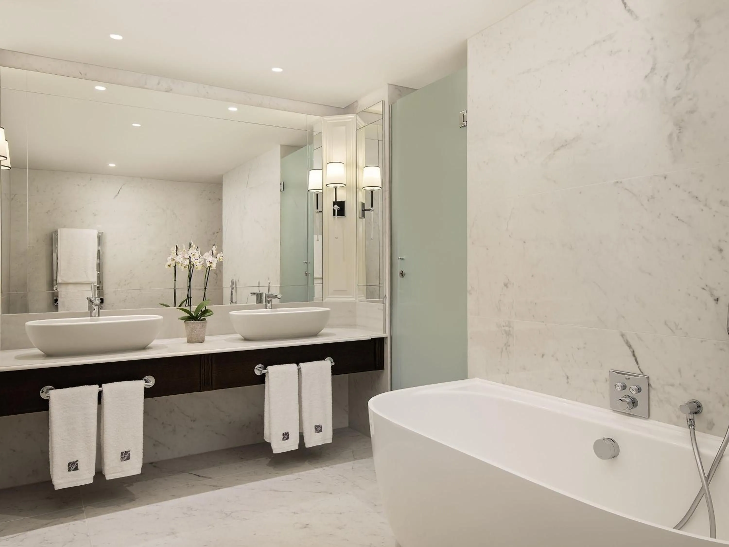 Fairmont One Bedroom King Suite in Fairmont Windsor Park