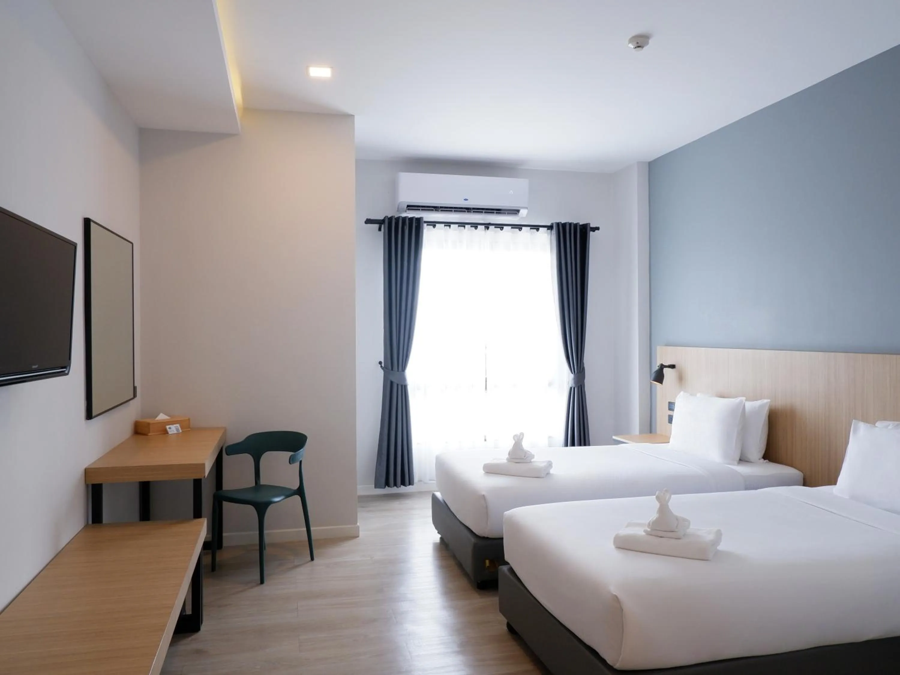 Superior Twin Room in bliQ Hotel Chanthaburi