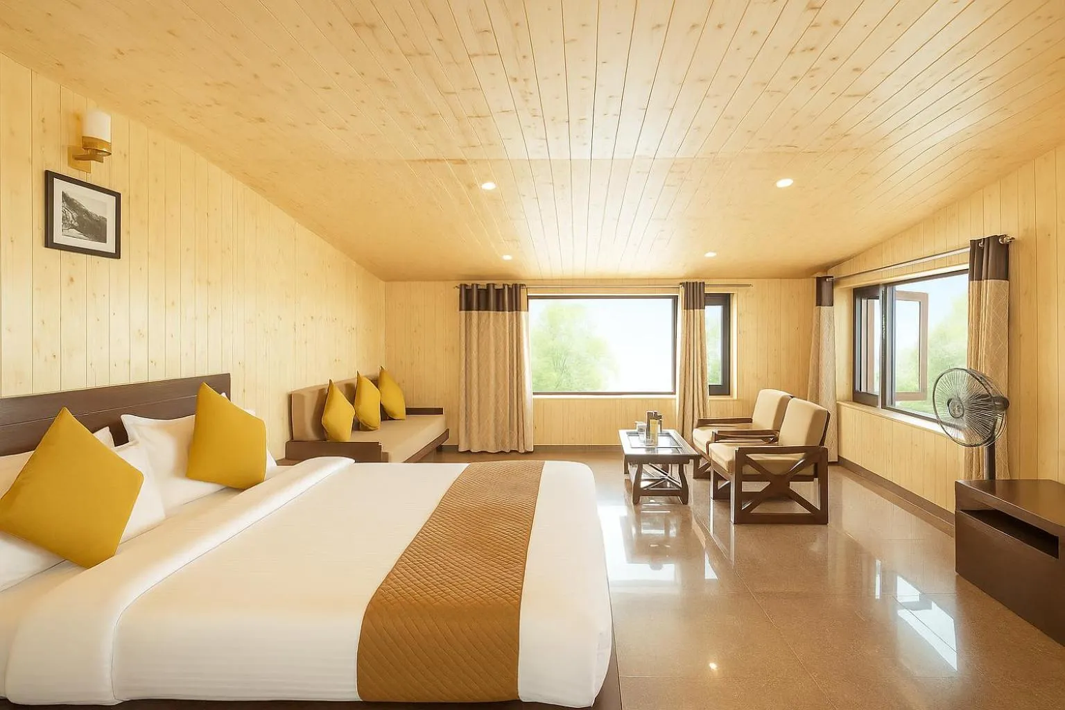 Family Room in Hotel Sunny Cot - Free Mall Shuttle and Parking