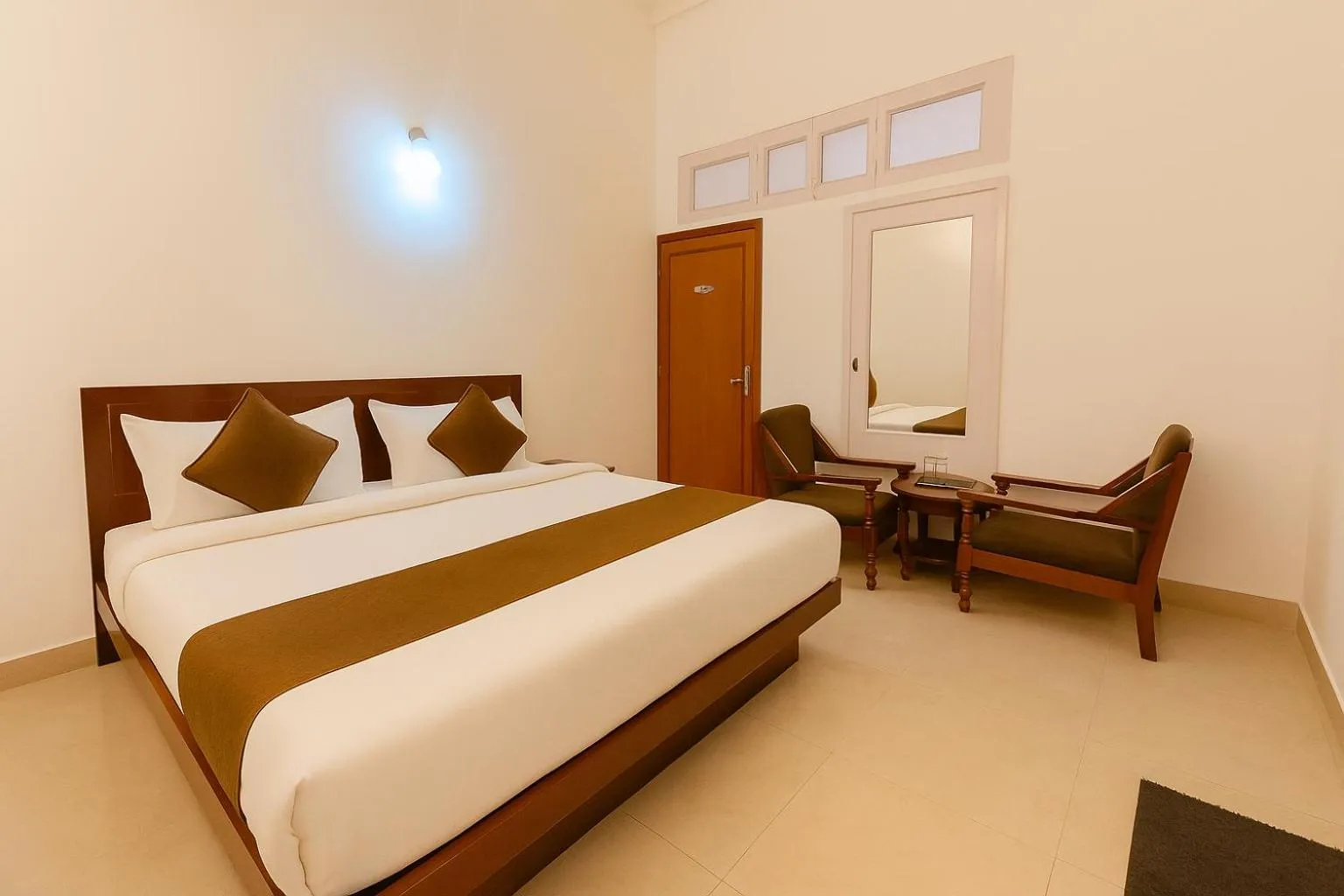 Standard Double Room - single occupancy in Hotel Sunny Cot - Free Mall Shuttle and Parking