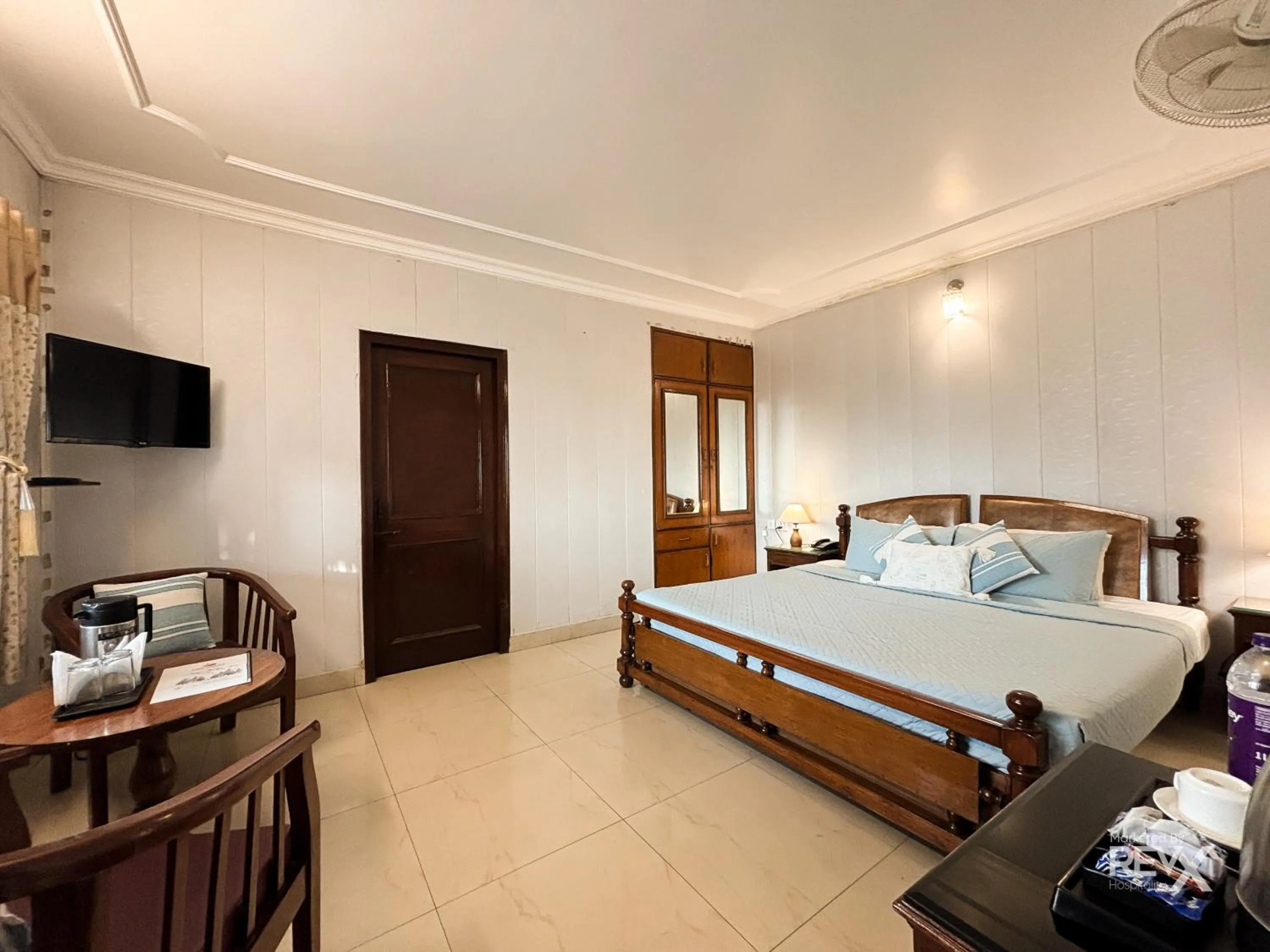 Superior Double Room - single occupancy in Hotel Sunny Cot - Free Mall Shuttle and Parking