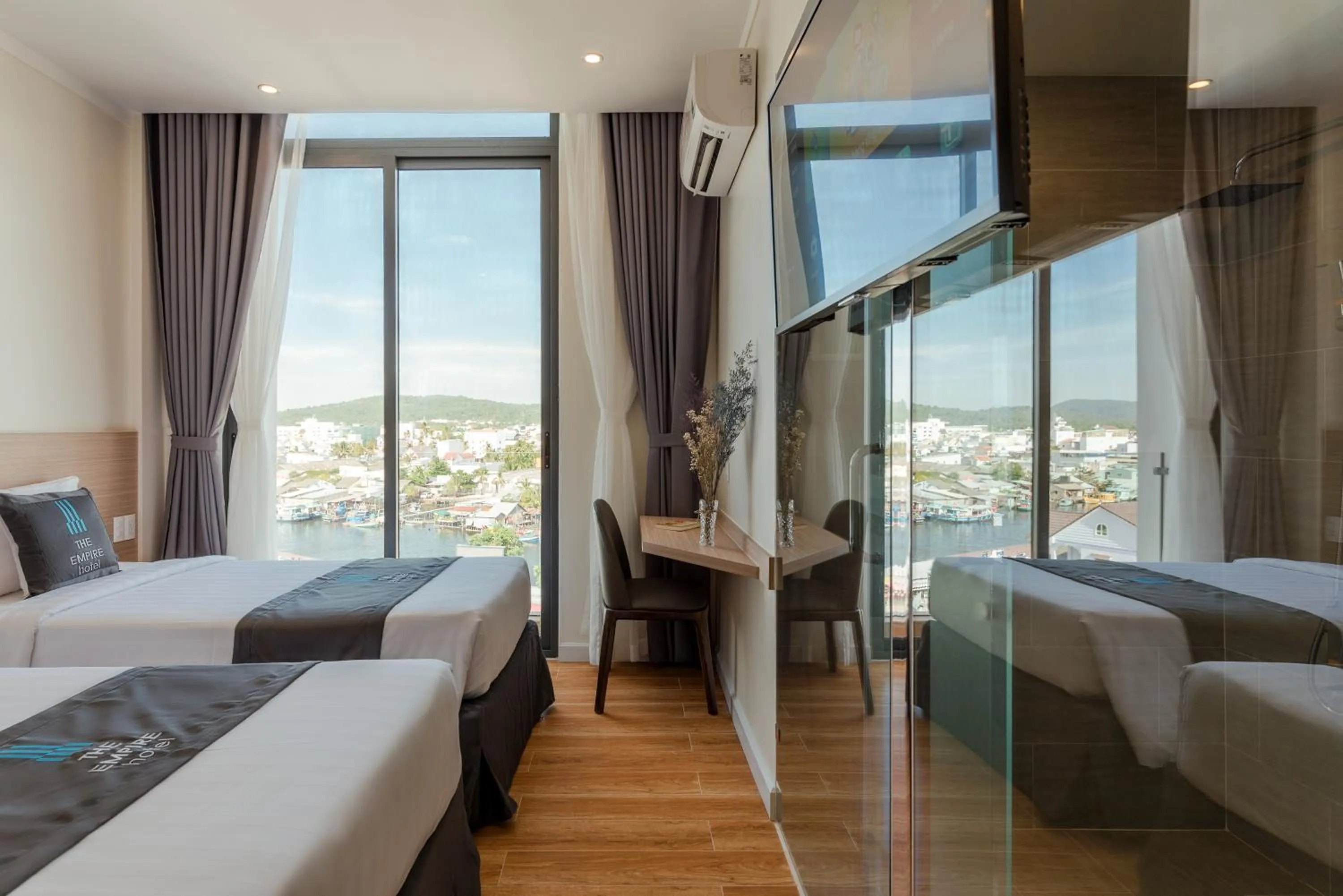 Standard Twin Room in The Empire Hotel