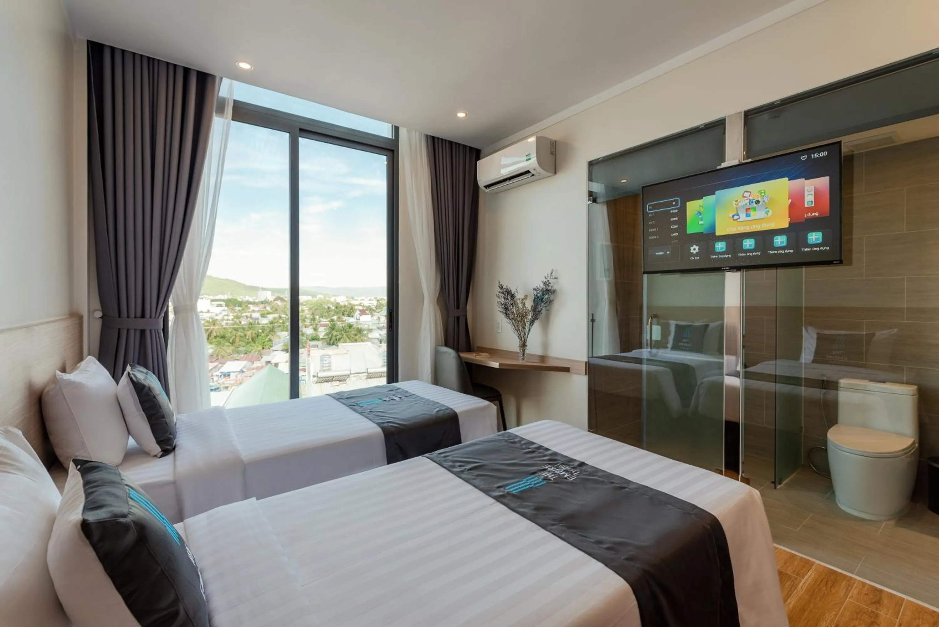 Standard Twin Room in The Empire Hotel