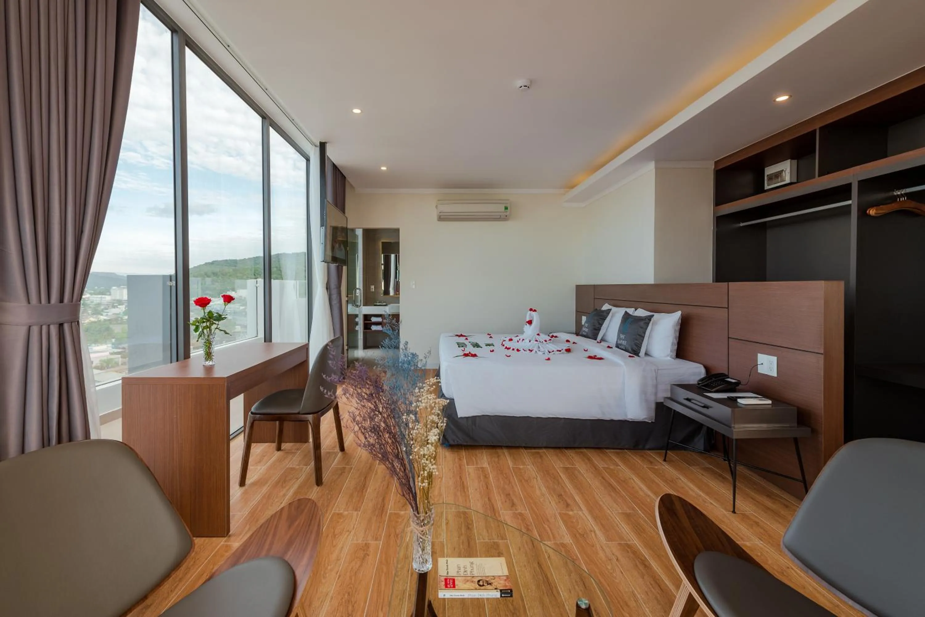 Executive Suite in The Empire Hotel