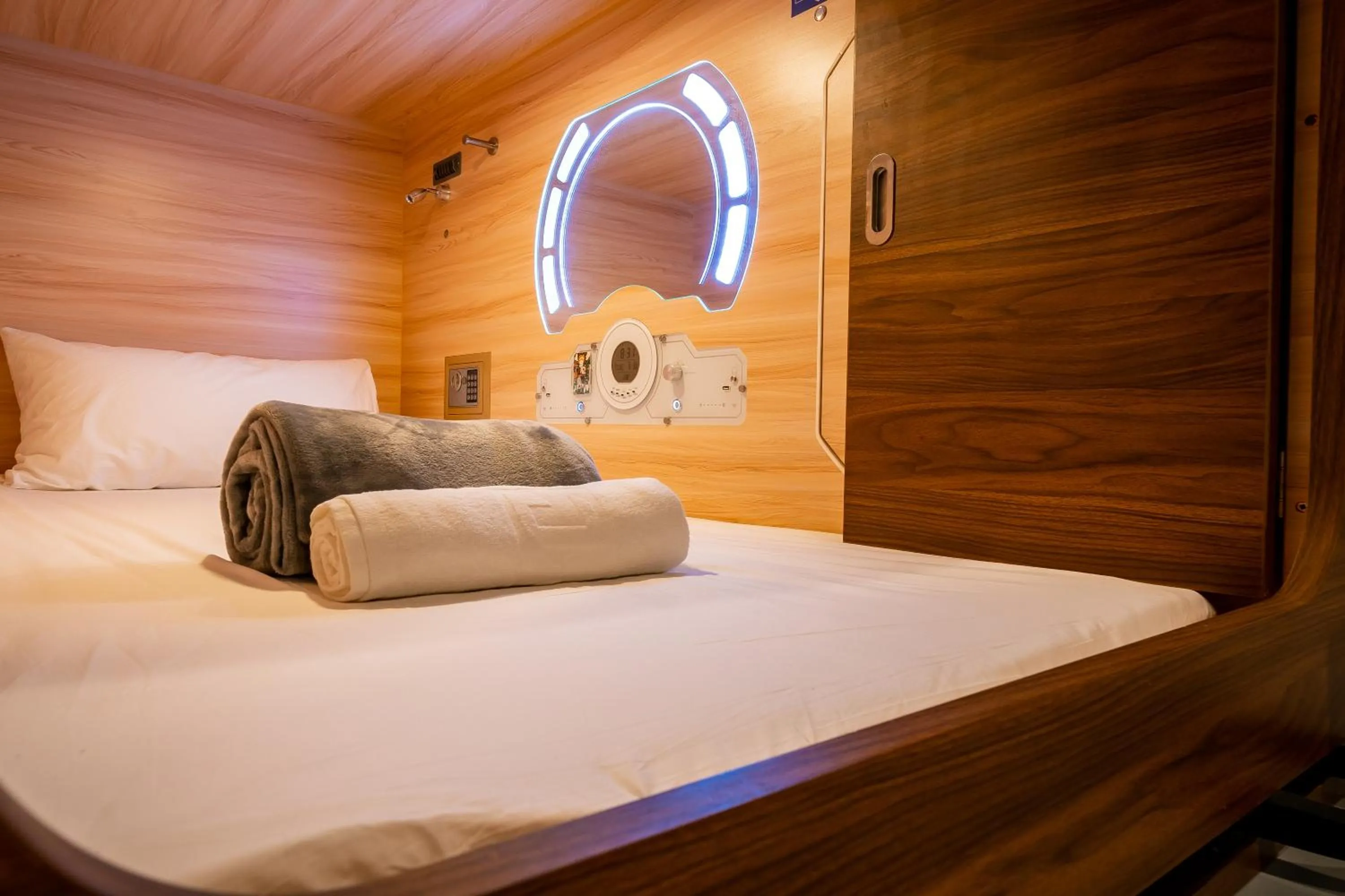 Female Dormitory Room - single occupancy in Jpod Capsule Hotel