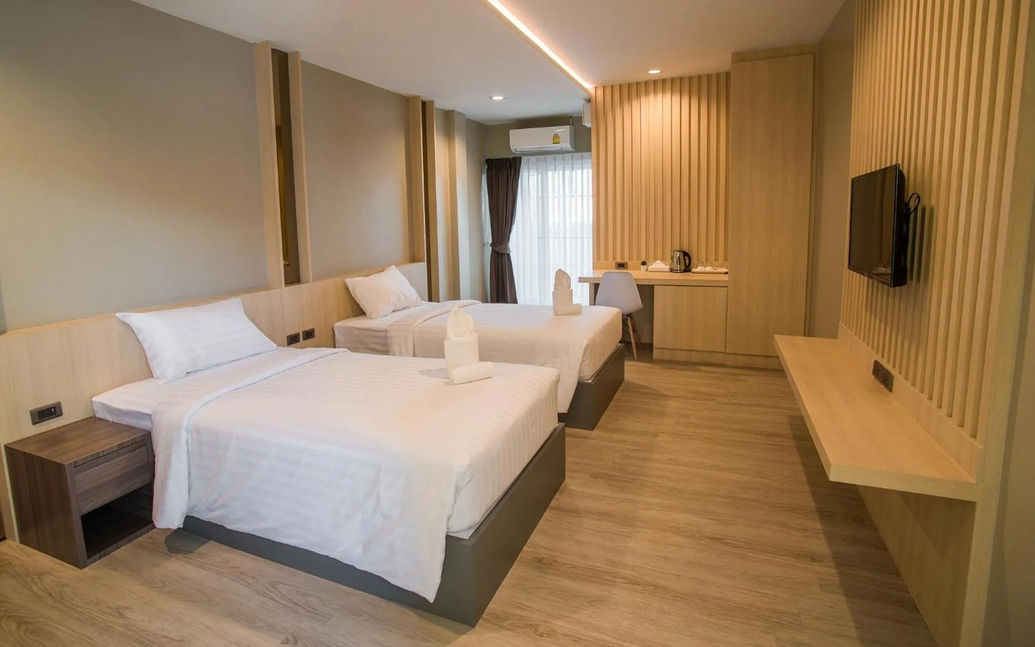 Deluxe Twin Room in La Route Residence Pattaya