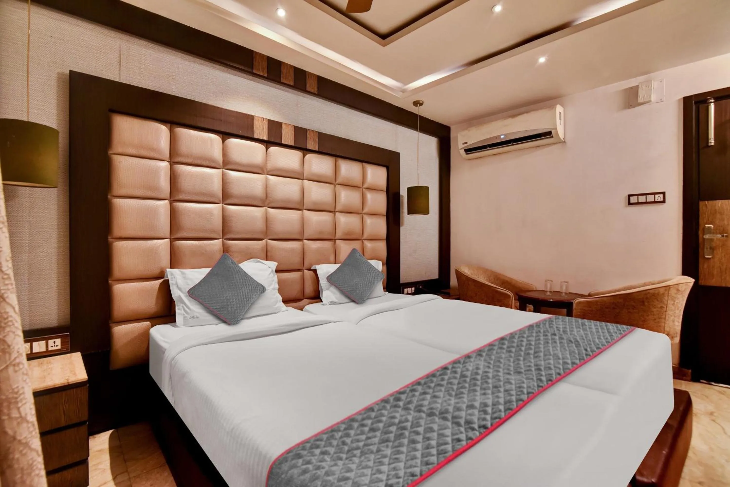 Standard Double Room in Hotel Acme