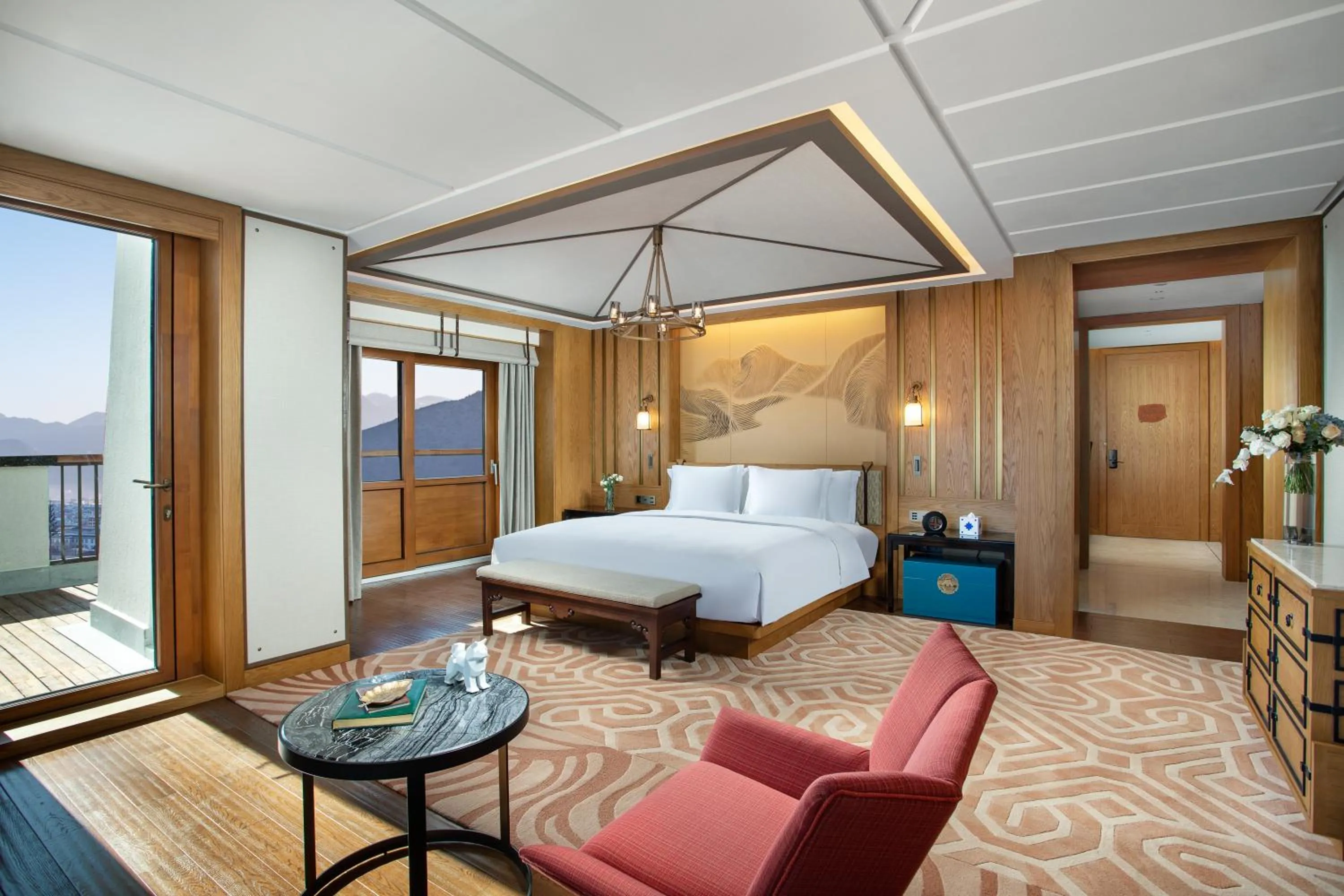 King Suite in Hotel Indigo Diqing Moonlight City by IHG
