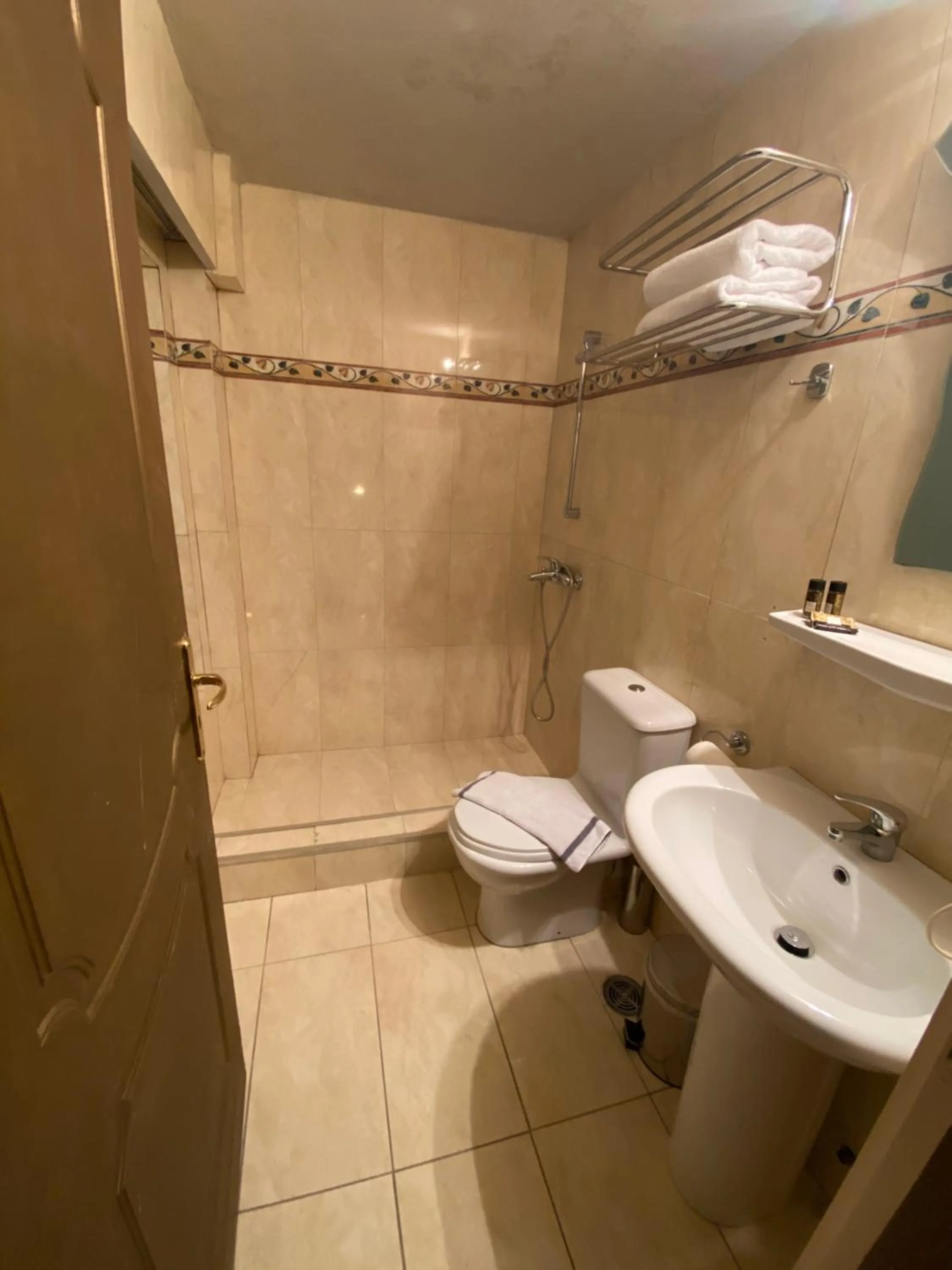 King Room with Spa Bath in Ruby Rooms Kifisia