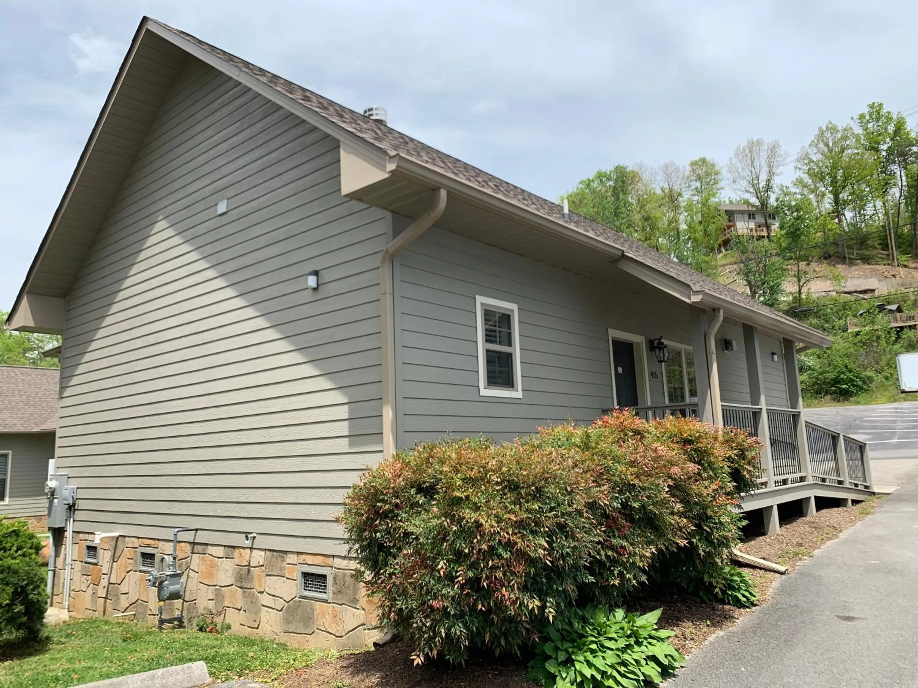 2 Bedroom 3 Queen Bed Chalet #415 in Carr's Northside Hotel and Cottages