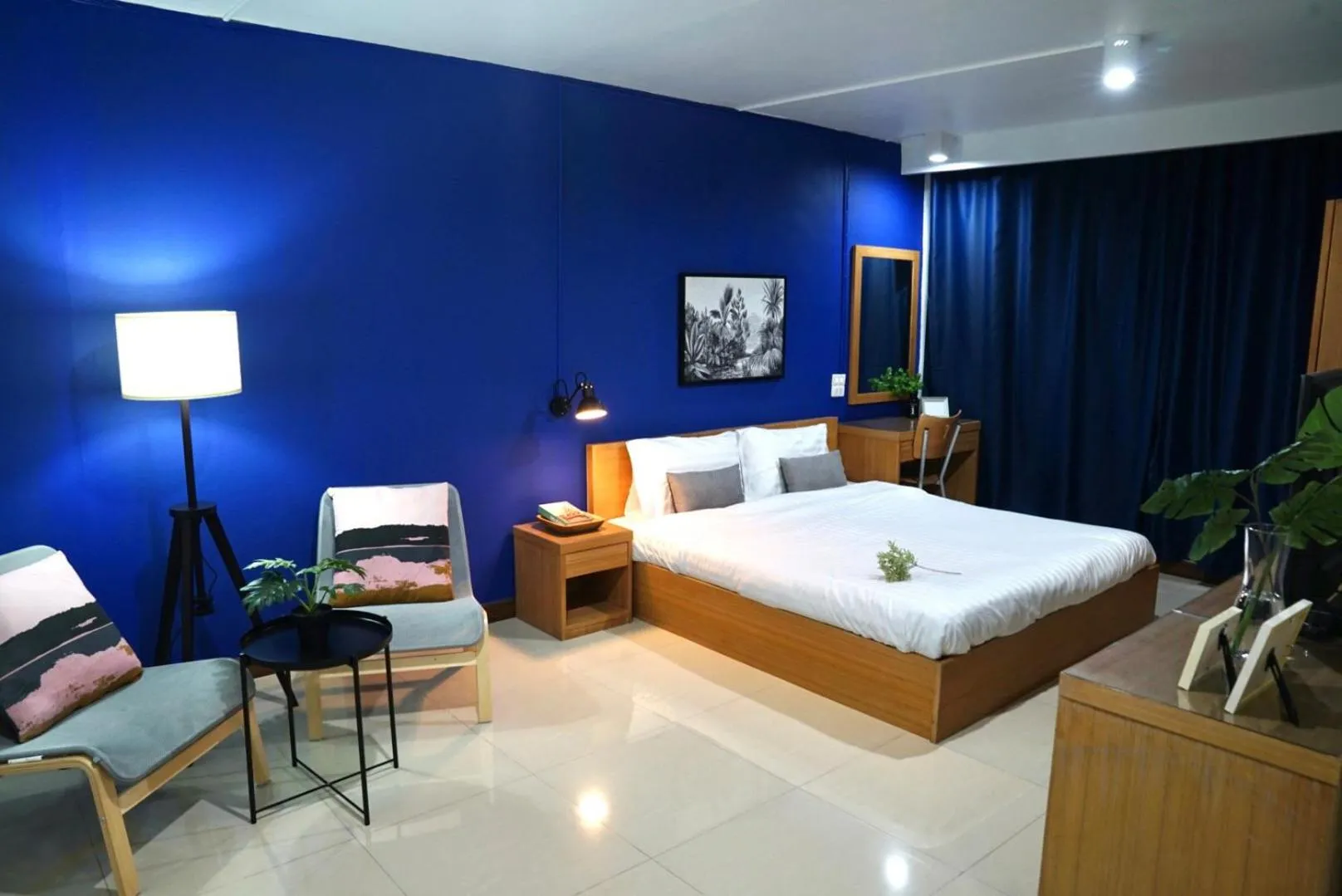 Deluxe King Room in The View Residence