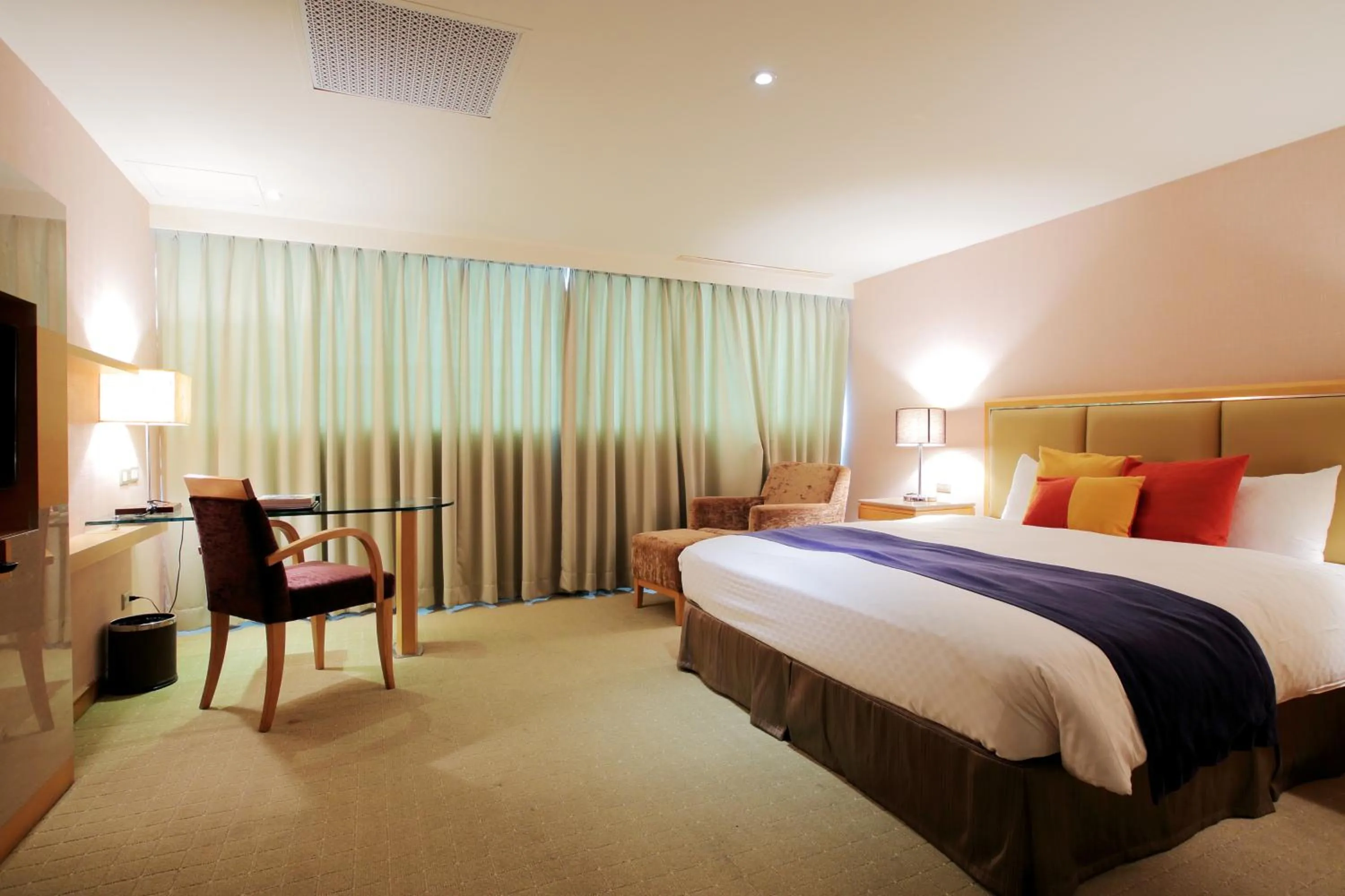 Premium Double Room (no parking) in Jin Hua Hotel 鄰近羅東車站