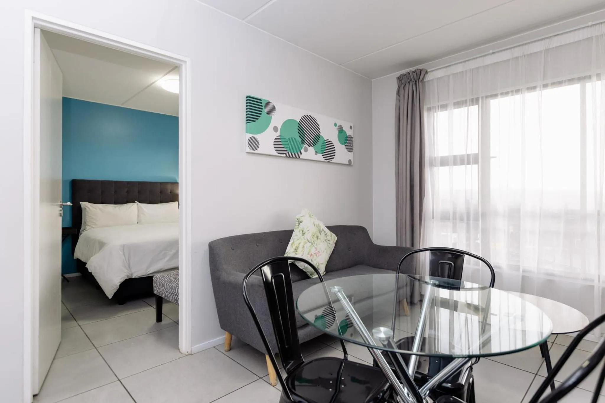 One-Bedroom Deluxe Apartment in MINT Express Sandton View