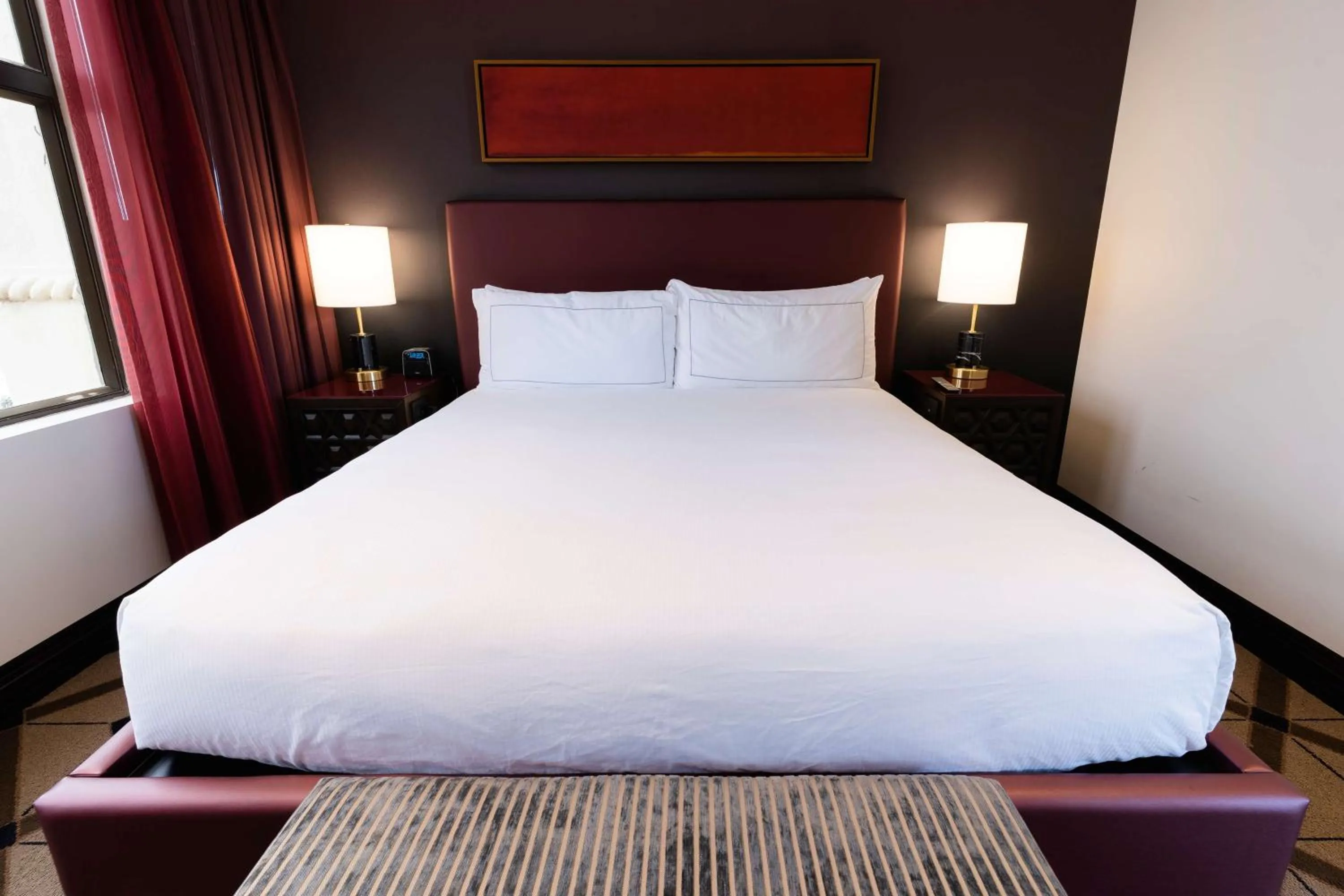 Corner King Room with City View in The Exchange Sacramento, Curio Collection By Hilton