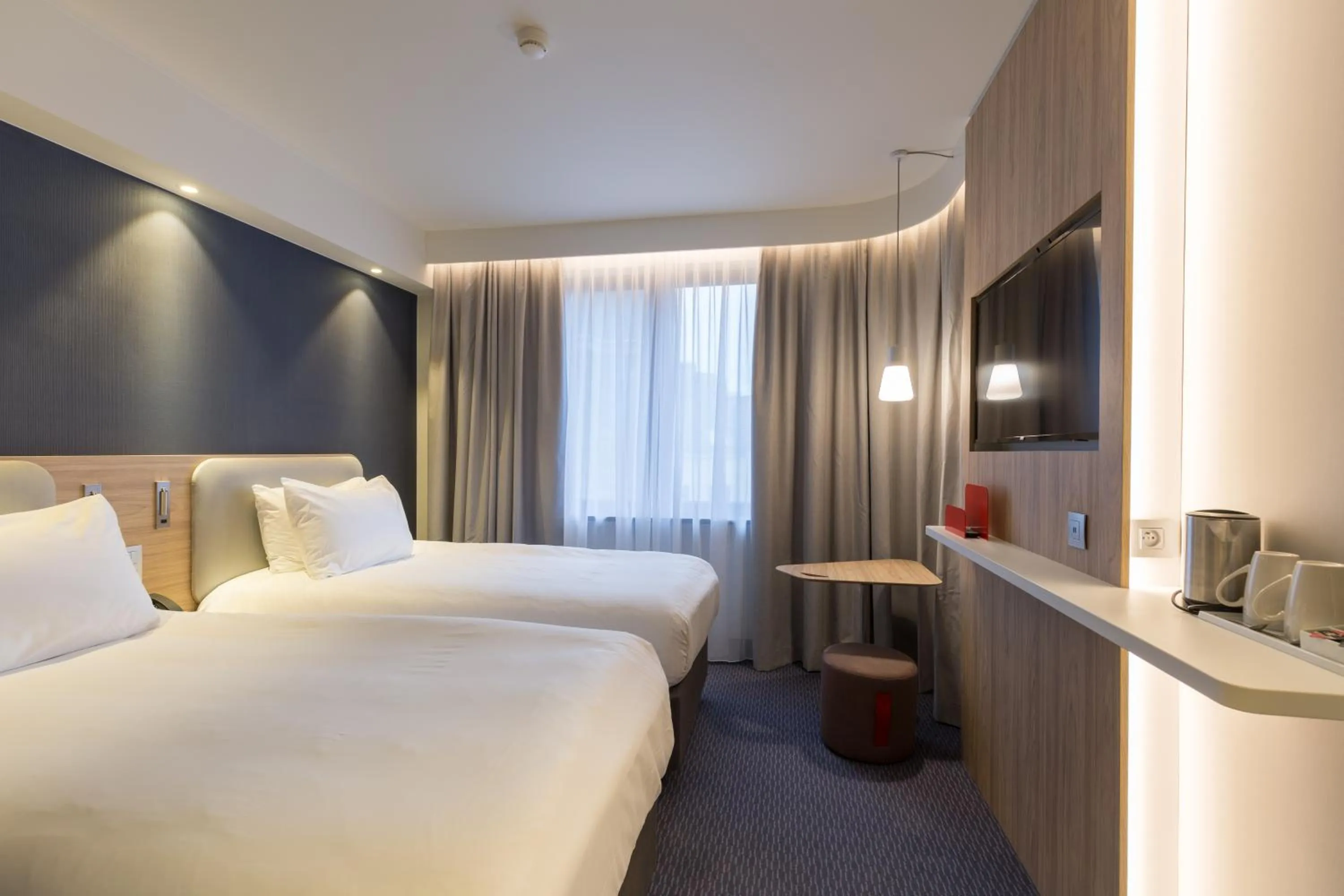 Standard Twin Room - Free Breakfast in Holiday Inn Express Brussels-Grand-Place by IHG