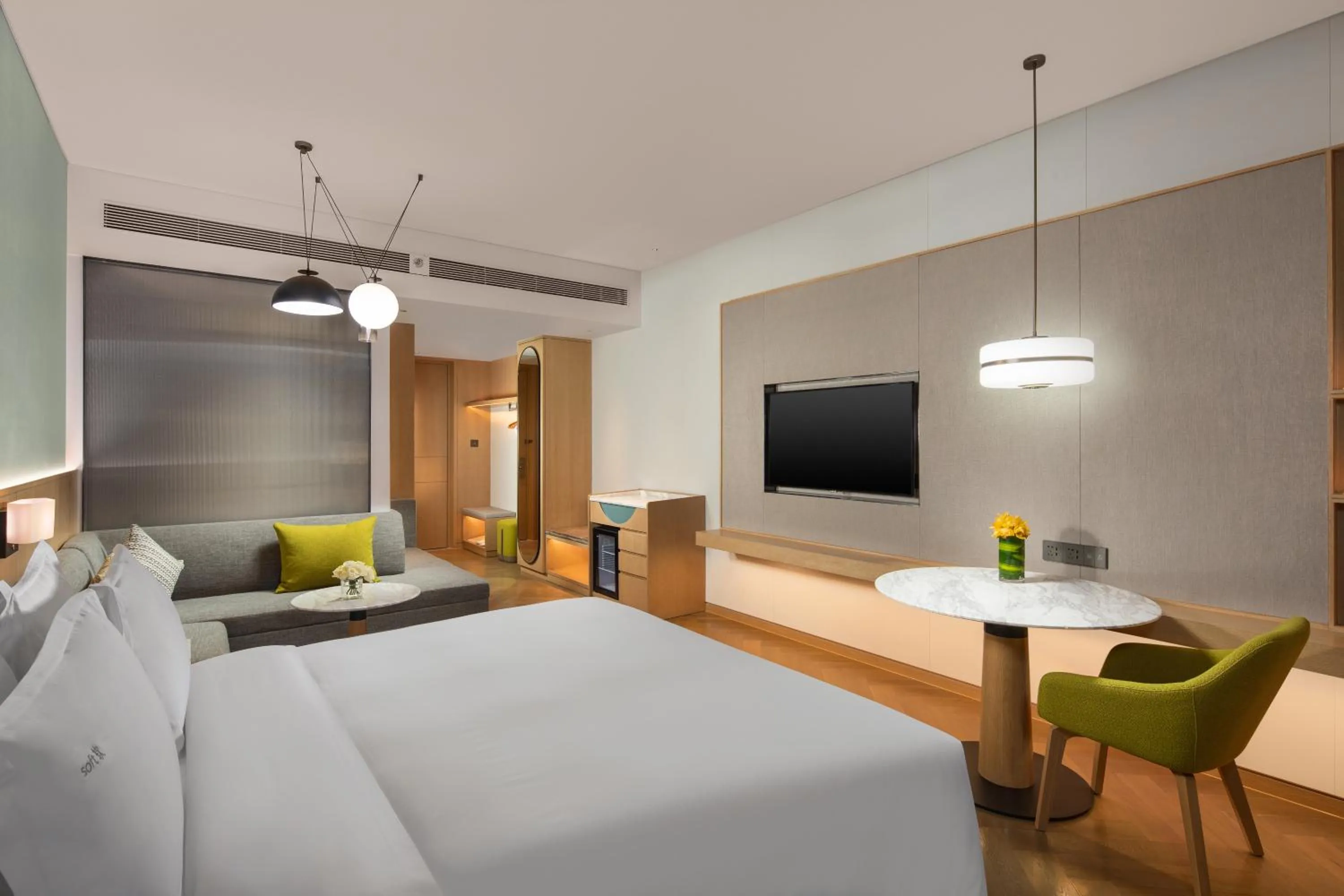 Standard King Room - Disability Access in Holiday Inn Zhengzhou High-Tech Zone by IHG