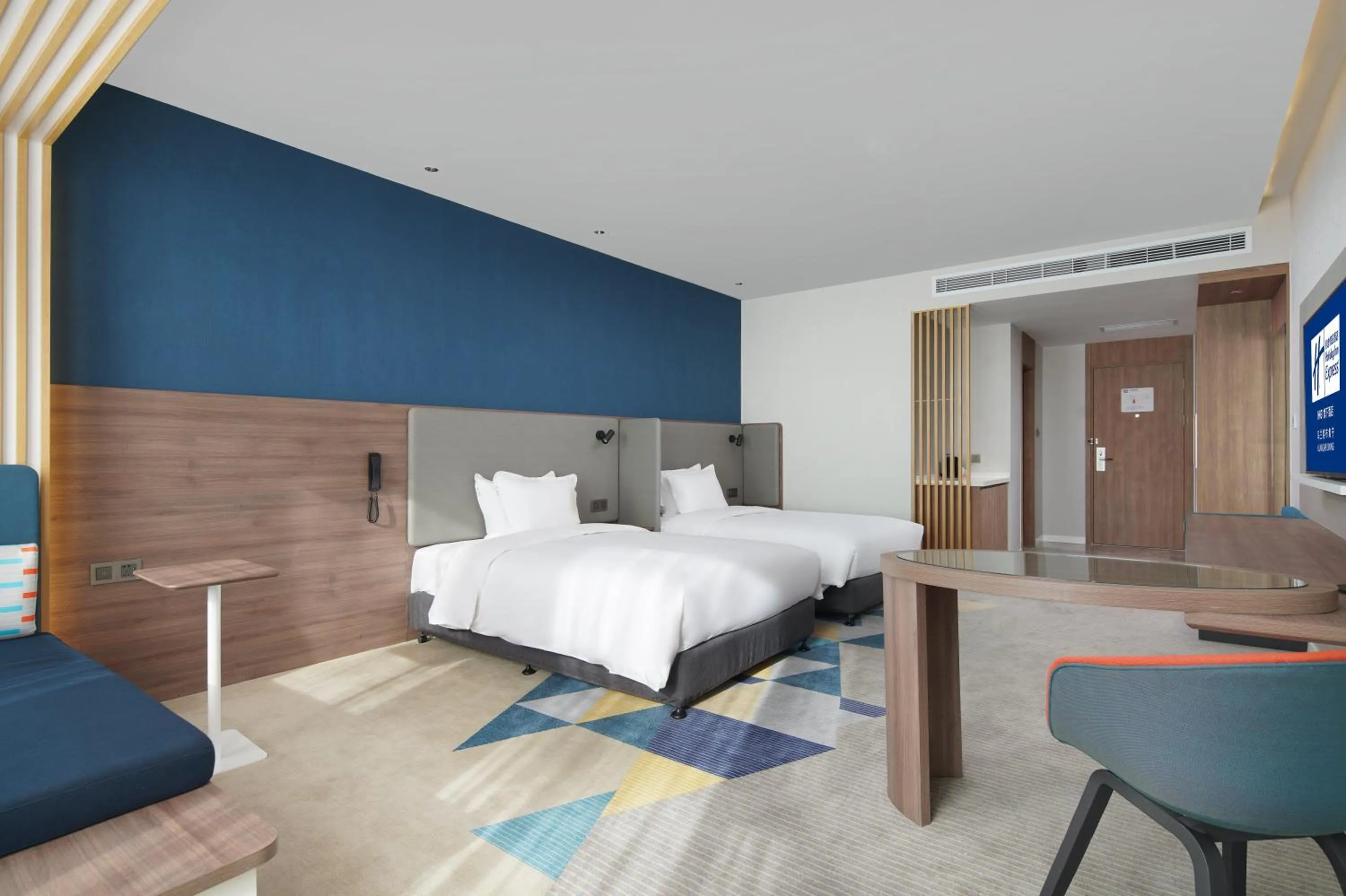 Standard Twin Room - Smoking in Holiday Inn Express Ulanqab Jining by IHG