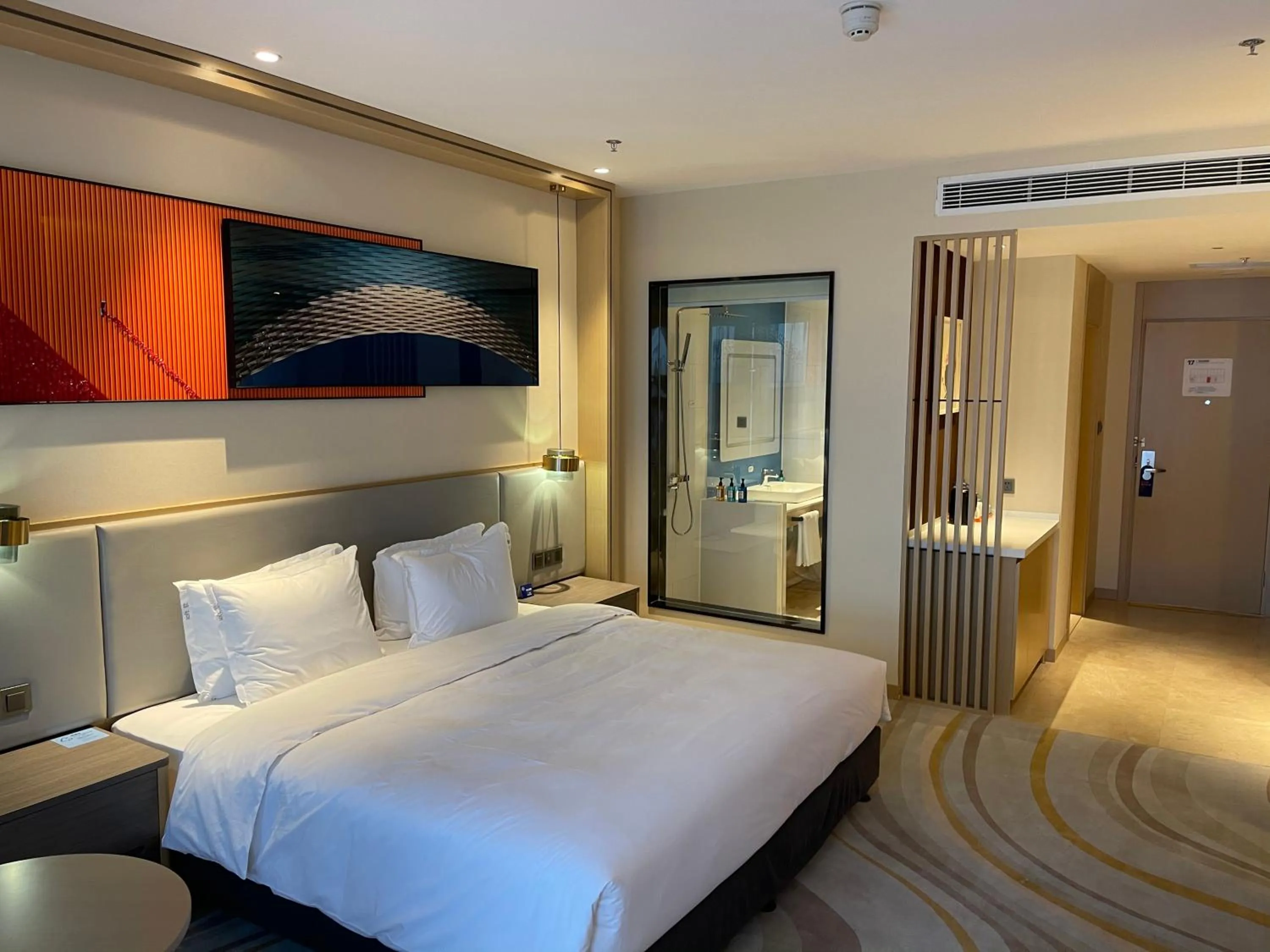 Standard King Room - High Floor in Holiday Inn Express Ulanqab Jining by IHG