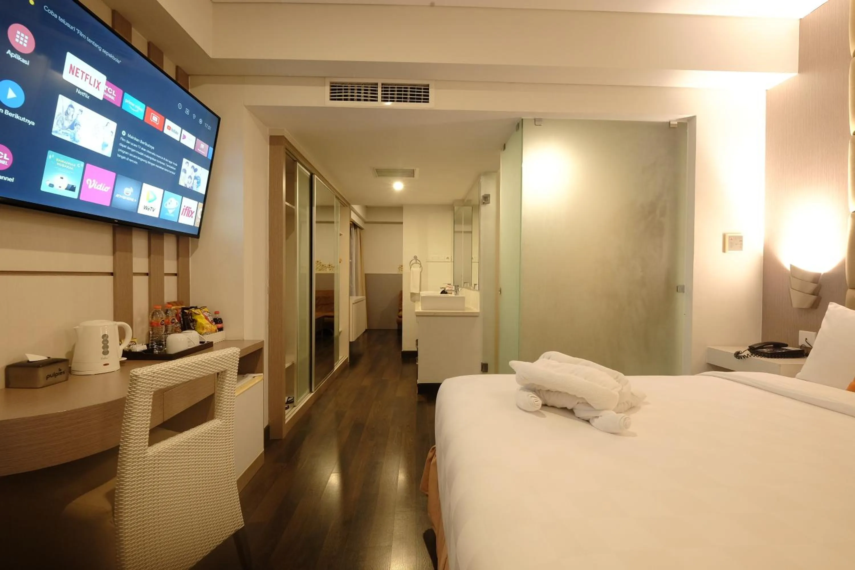 Lovely Day Suite Room in All Nite & Day Hotel Yogjakarta - Gejayan