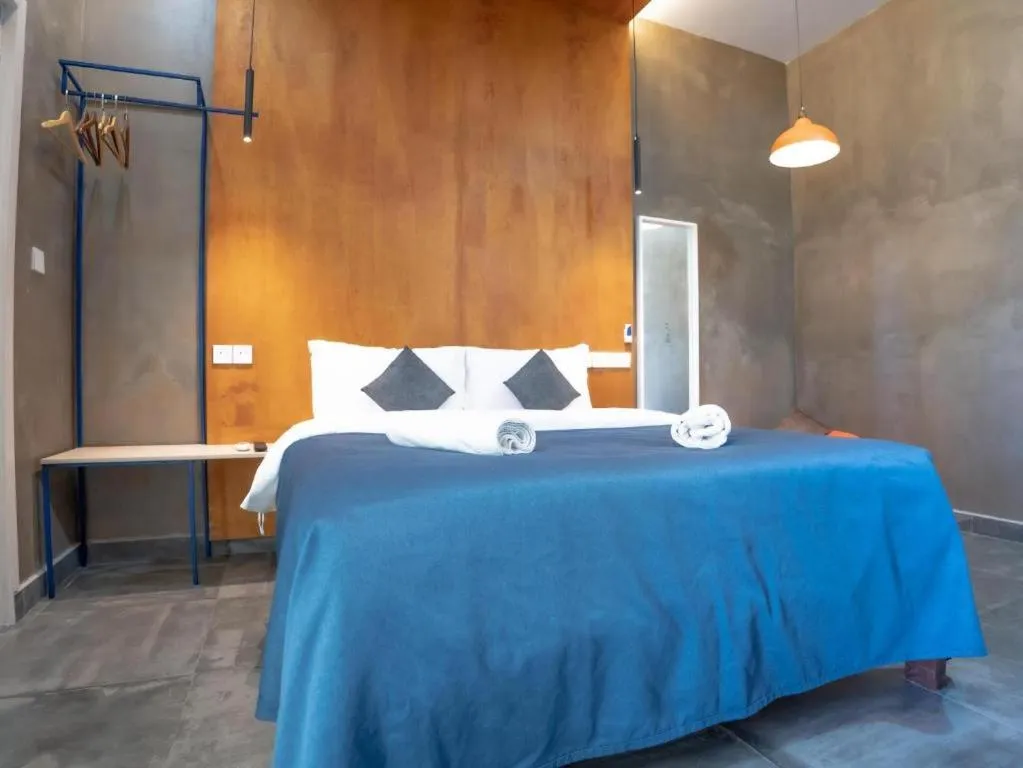 Deluxe Queen Room - single occupancy in Maamadi Boutique