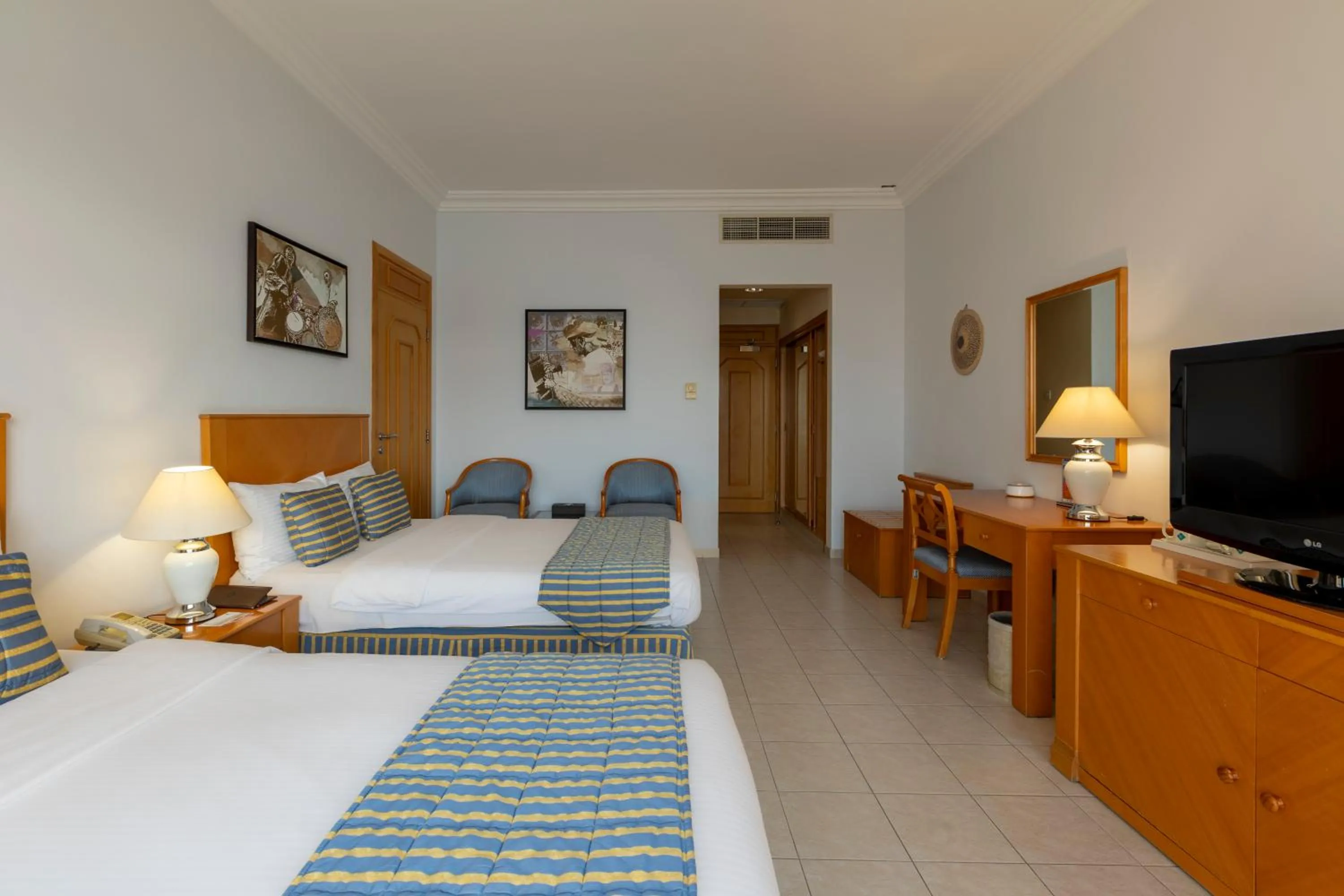 Deluxe Twin Room with Sea View in Atana Khasab Hotel