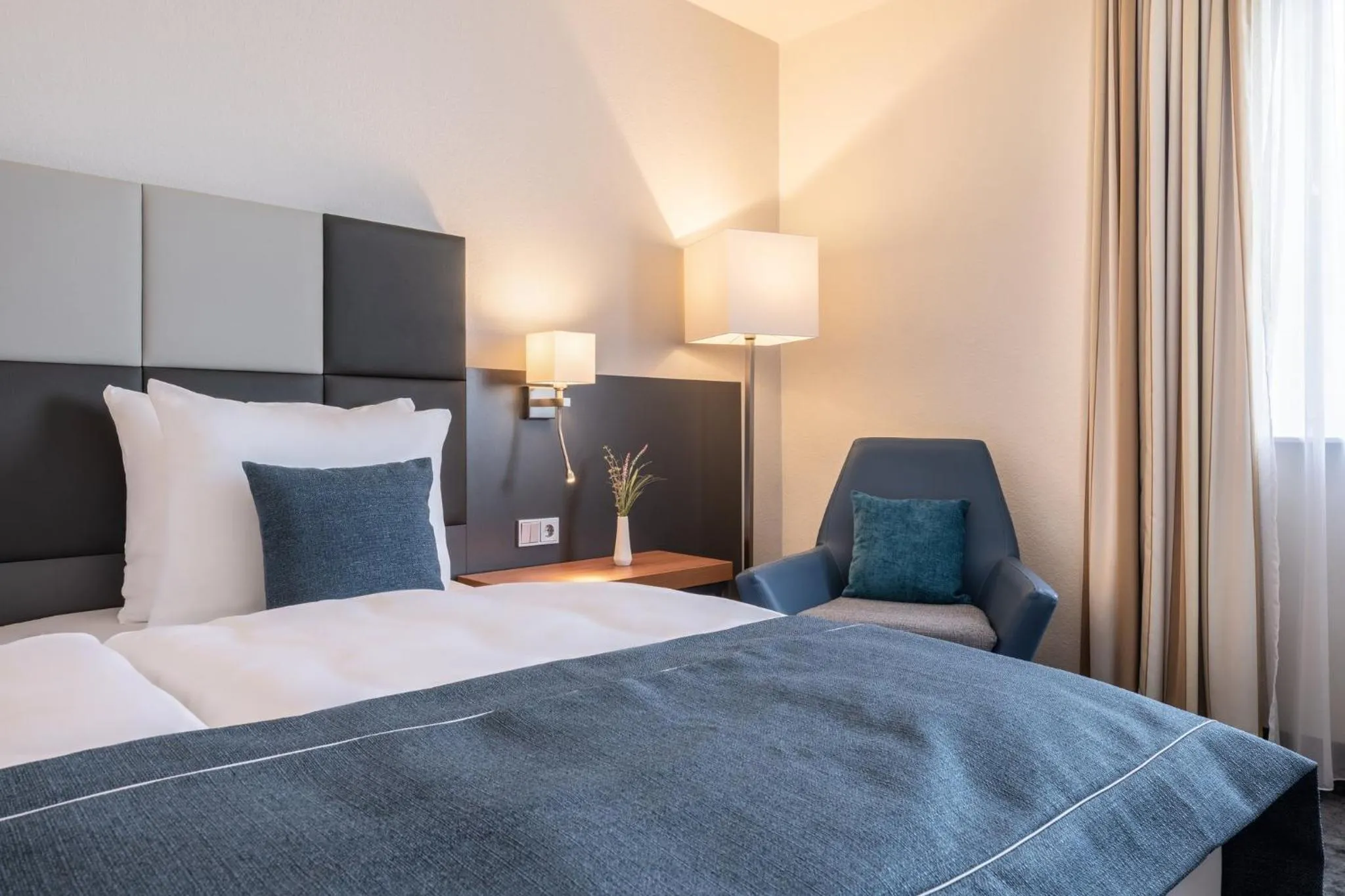 Standard King Room in Garner Hotel Rüsselsheim by IHG