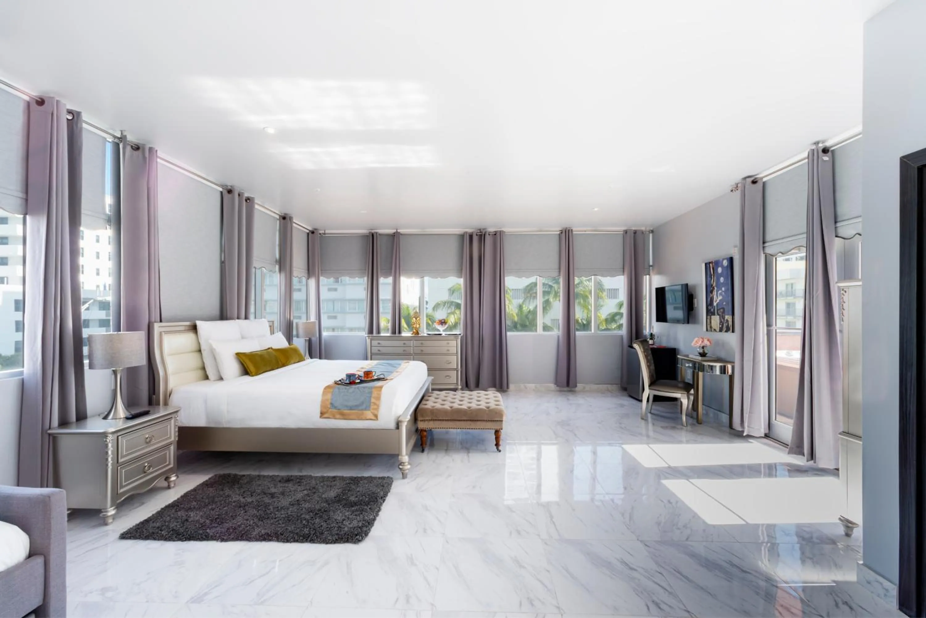 Penthouse in Secret Garden Miami Beach