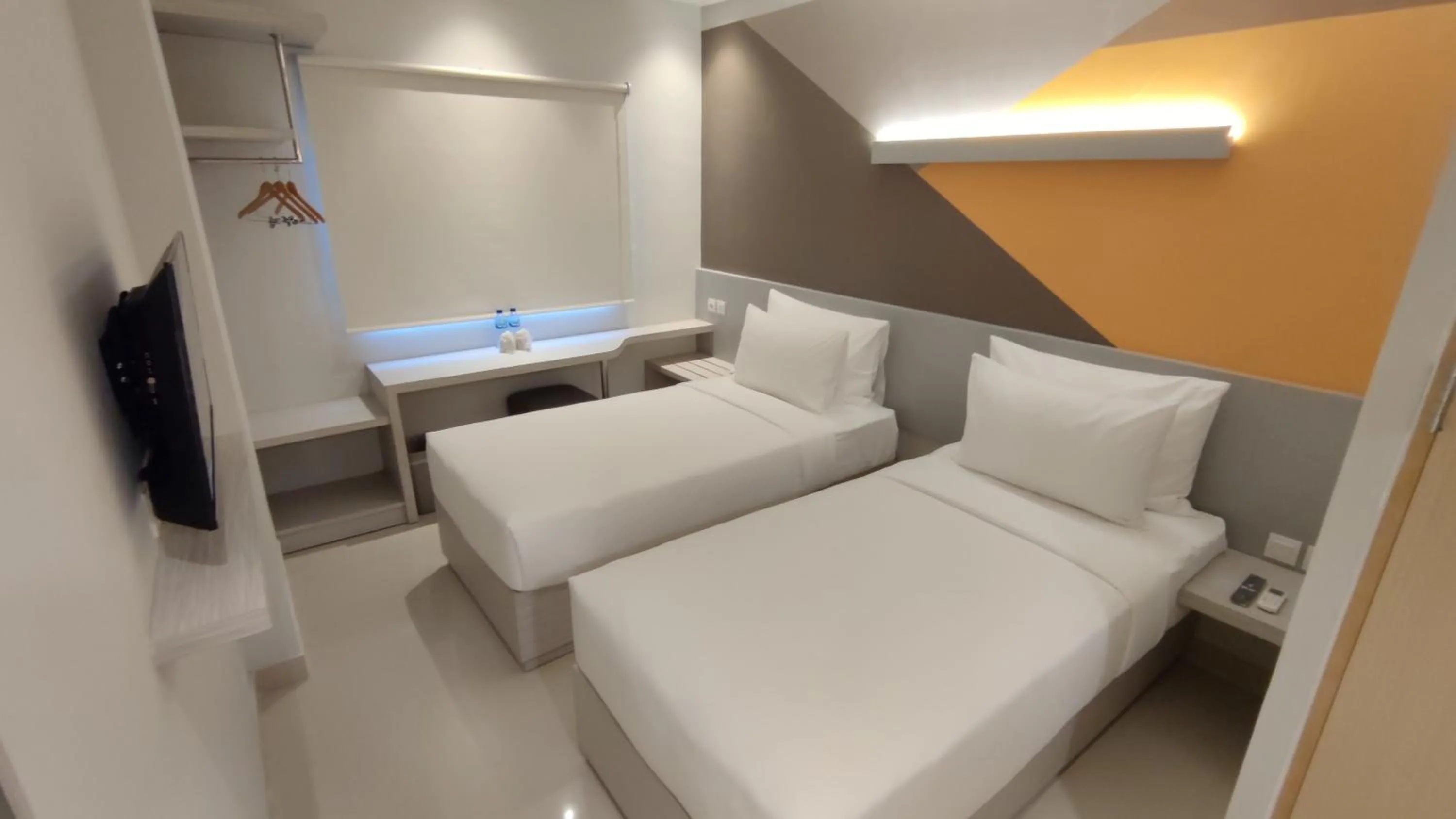 Superior Twin Room in Agogo Downtown Hotel Surabaya