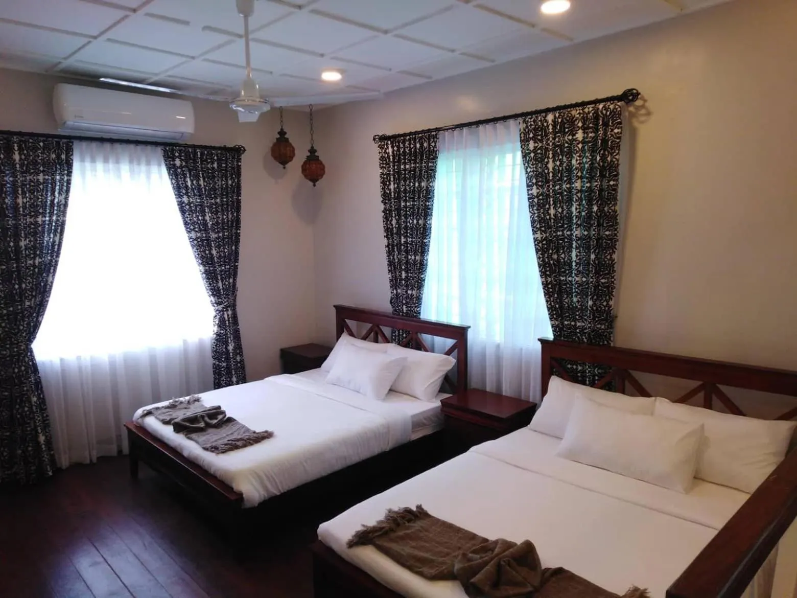 Deluxe Queen Suite in R Bed and Breakfast