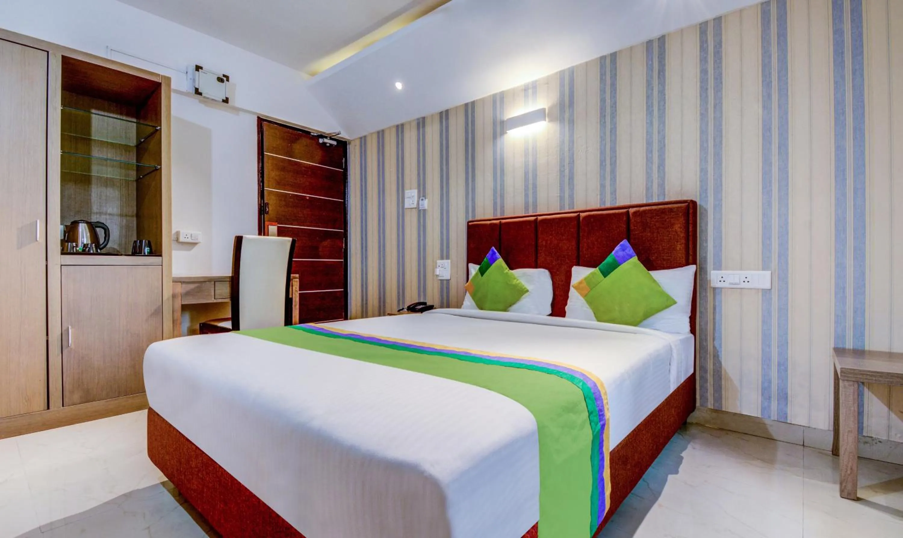 Deluxe Double Room - single occupancy in Treebo Iris Suites