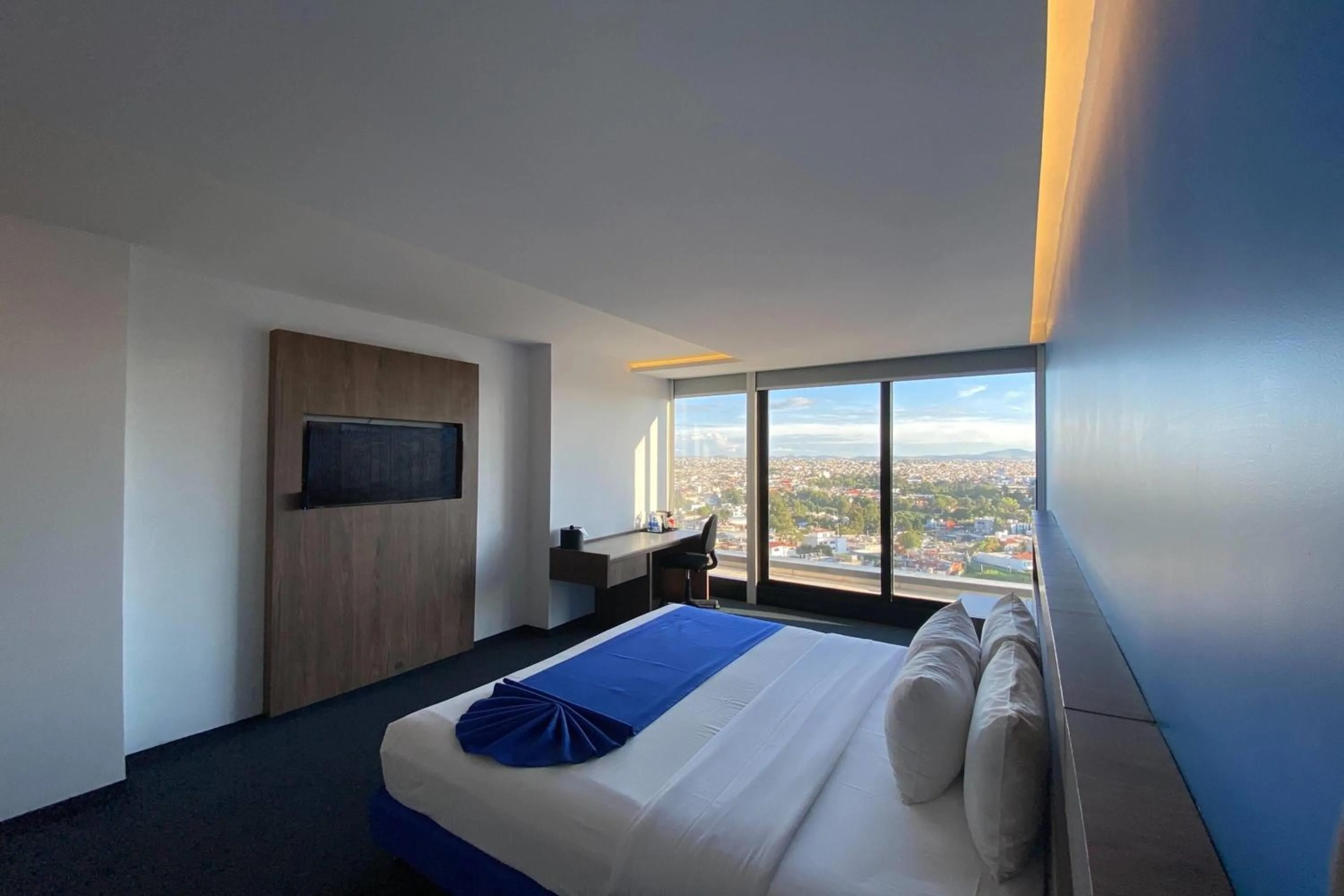 King Room - Non-Smoking in Wyndham Puebla Angelopolis