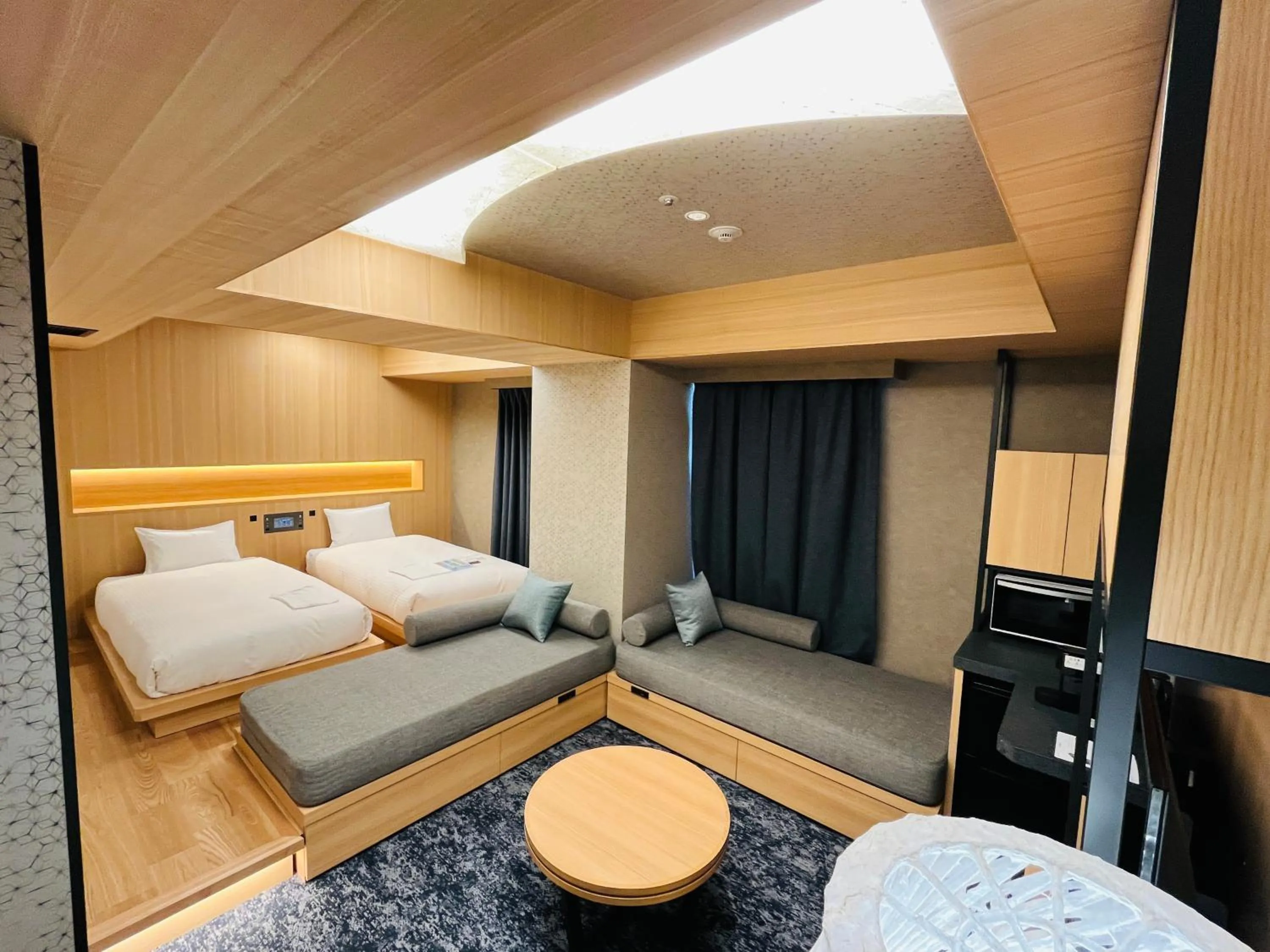 Deluxe Twin Room in Hotel Keihan Tenmabashi Ekimae