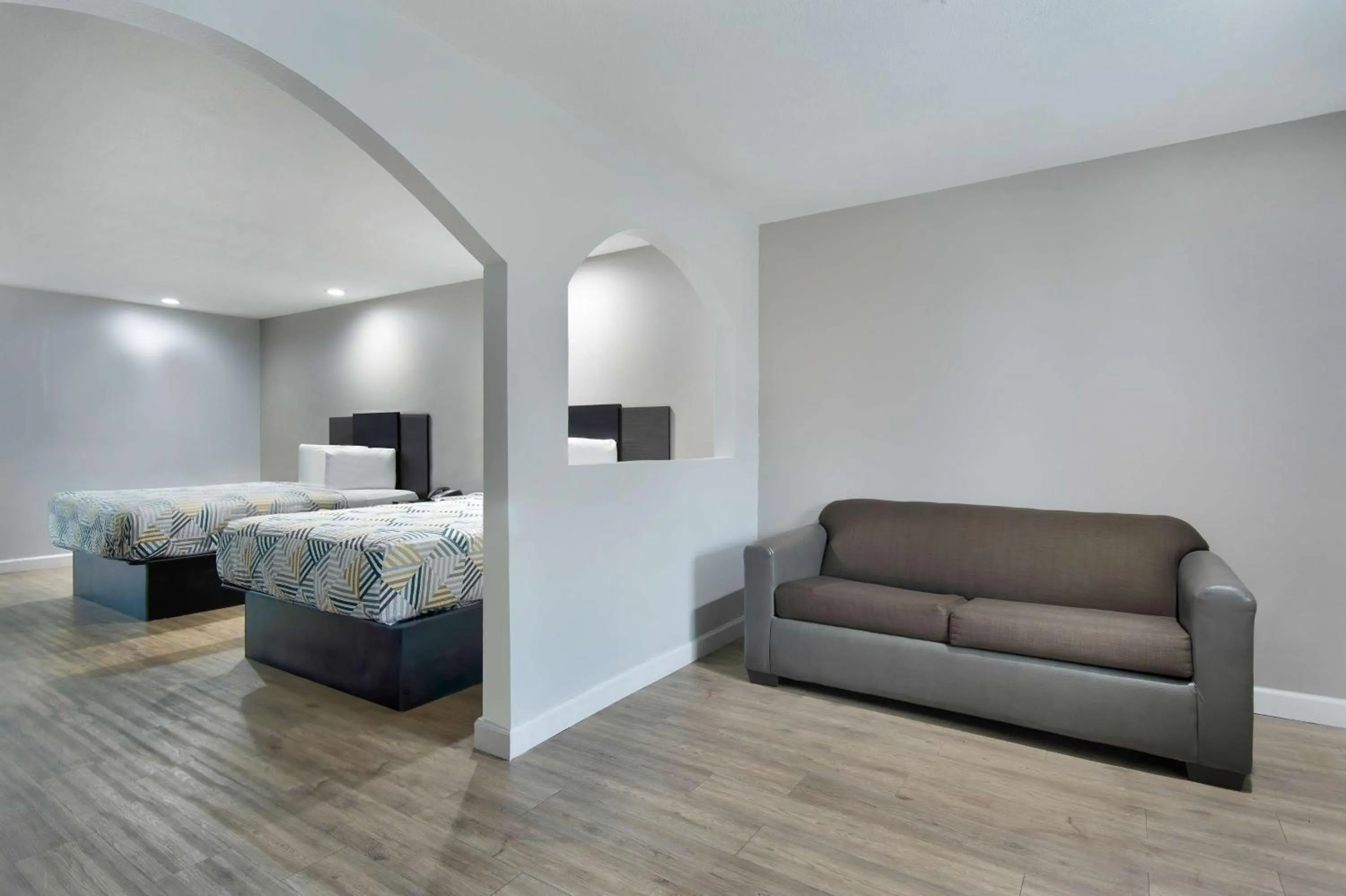 Suite - Non-Smoking in Motel 6 Houston, TX - I-10 West