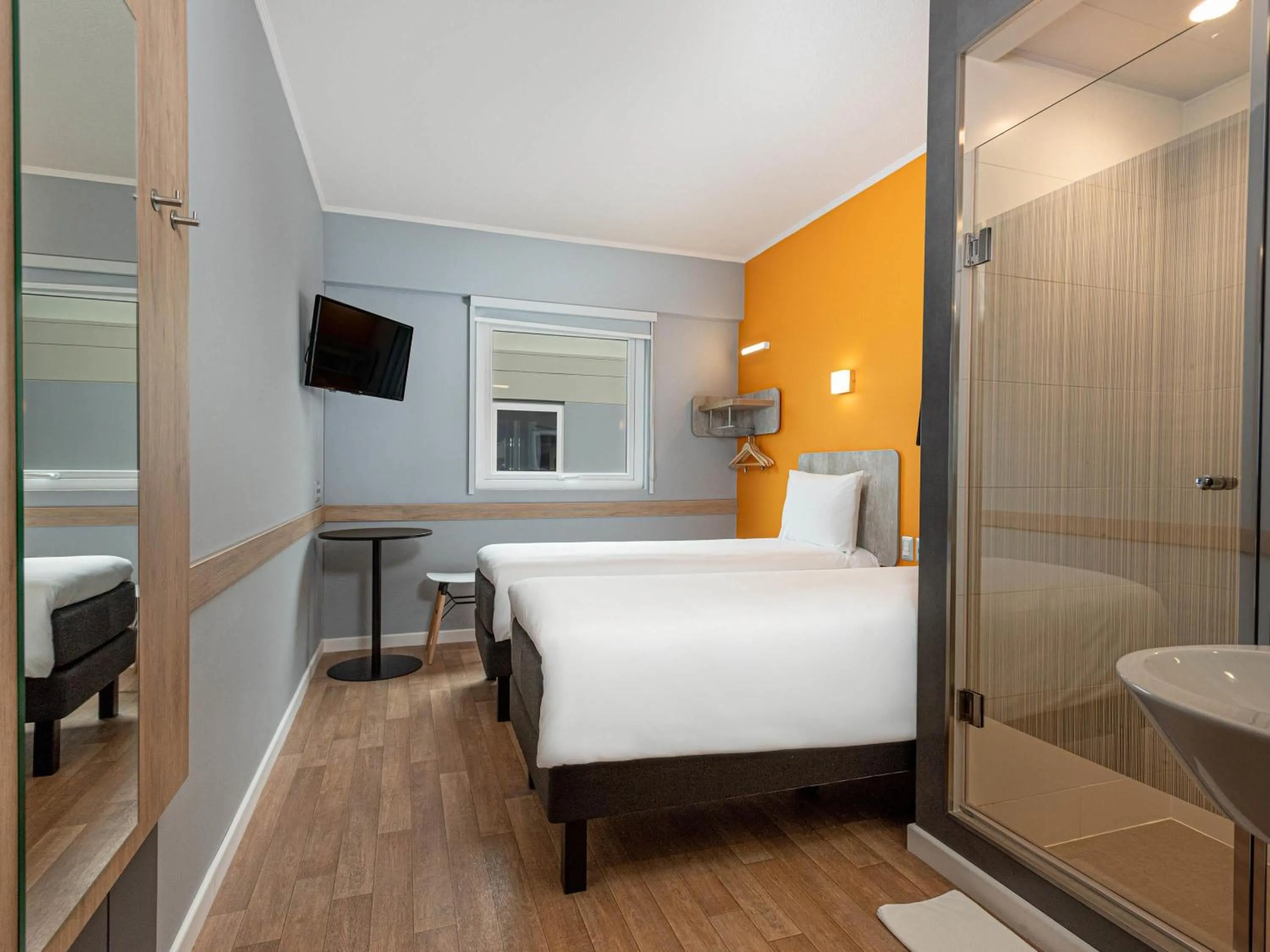 Standard Twin Room in ibis budget Lima Miraflores
