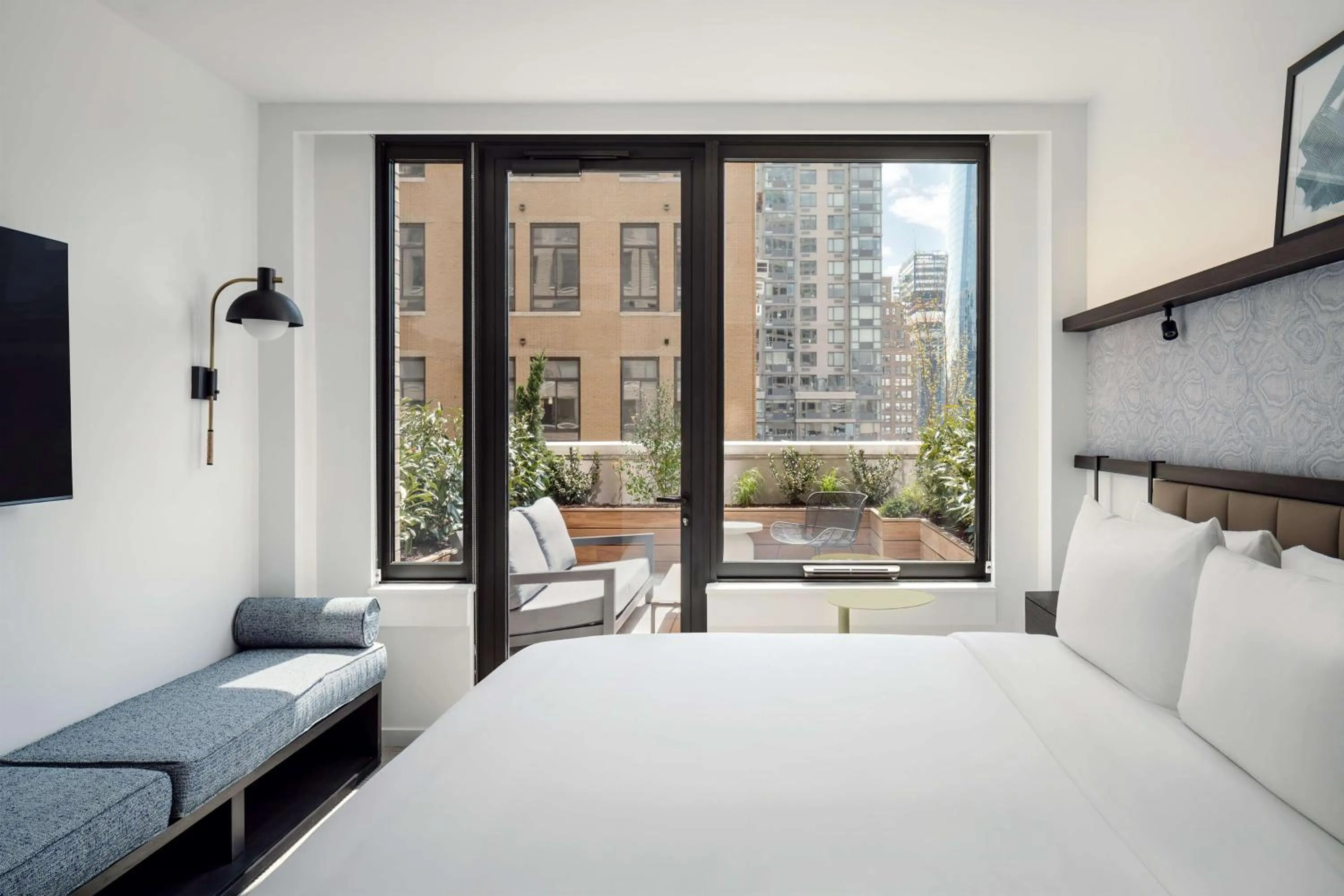 Accessible King Terrace in Arlo Midtown