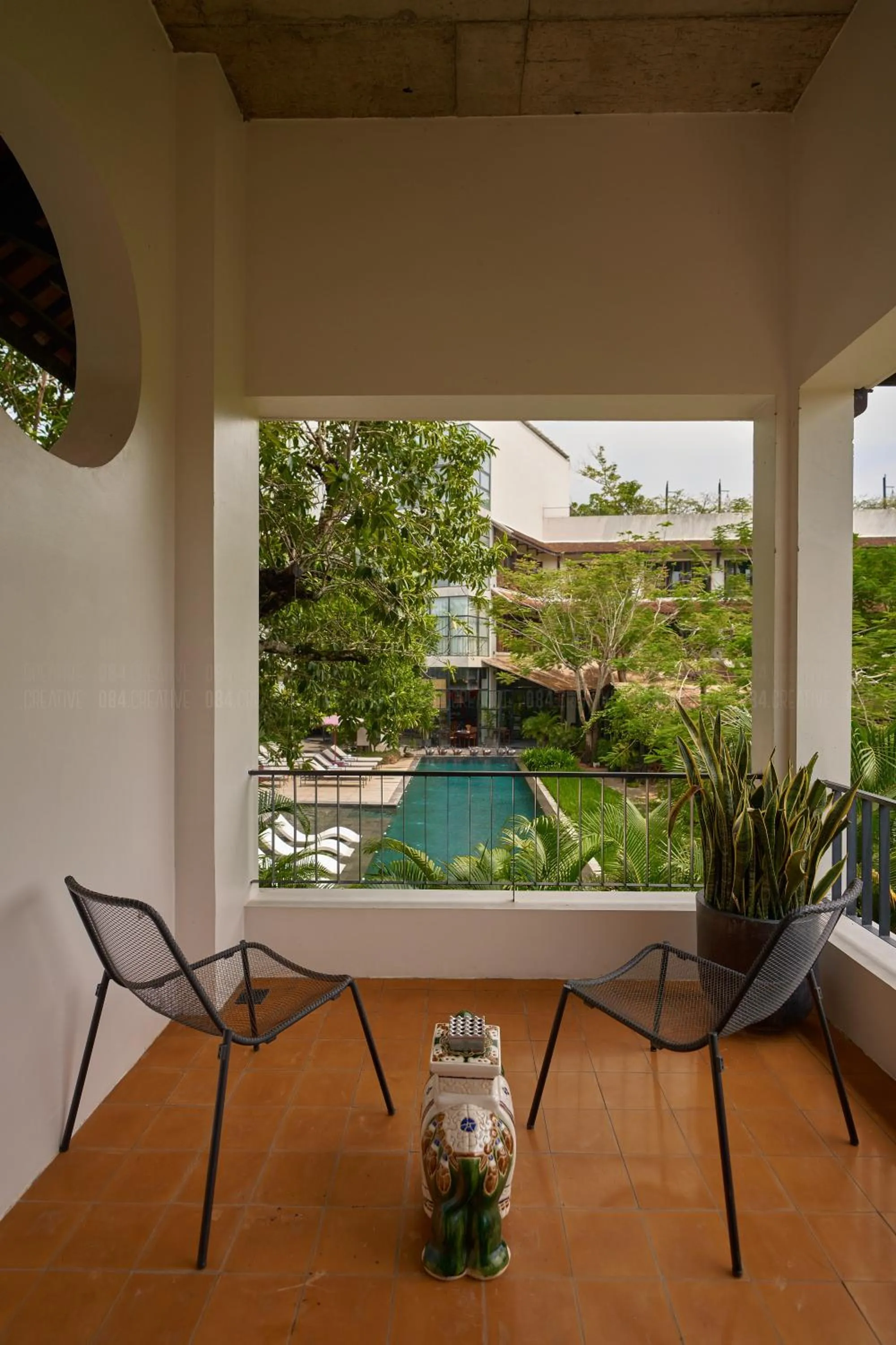 Executive Suite in aNhill Boutique