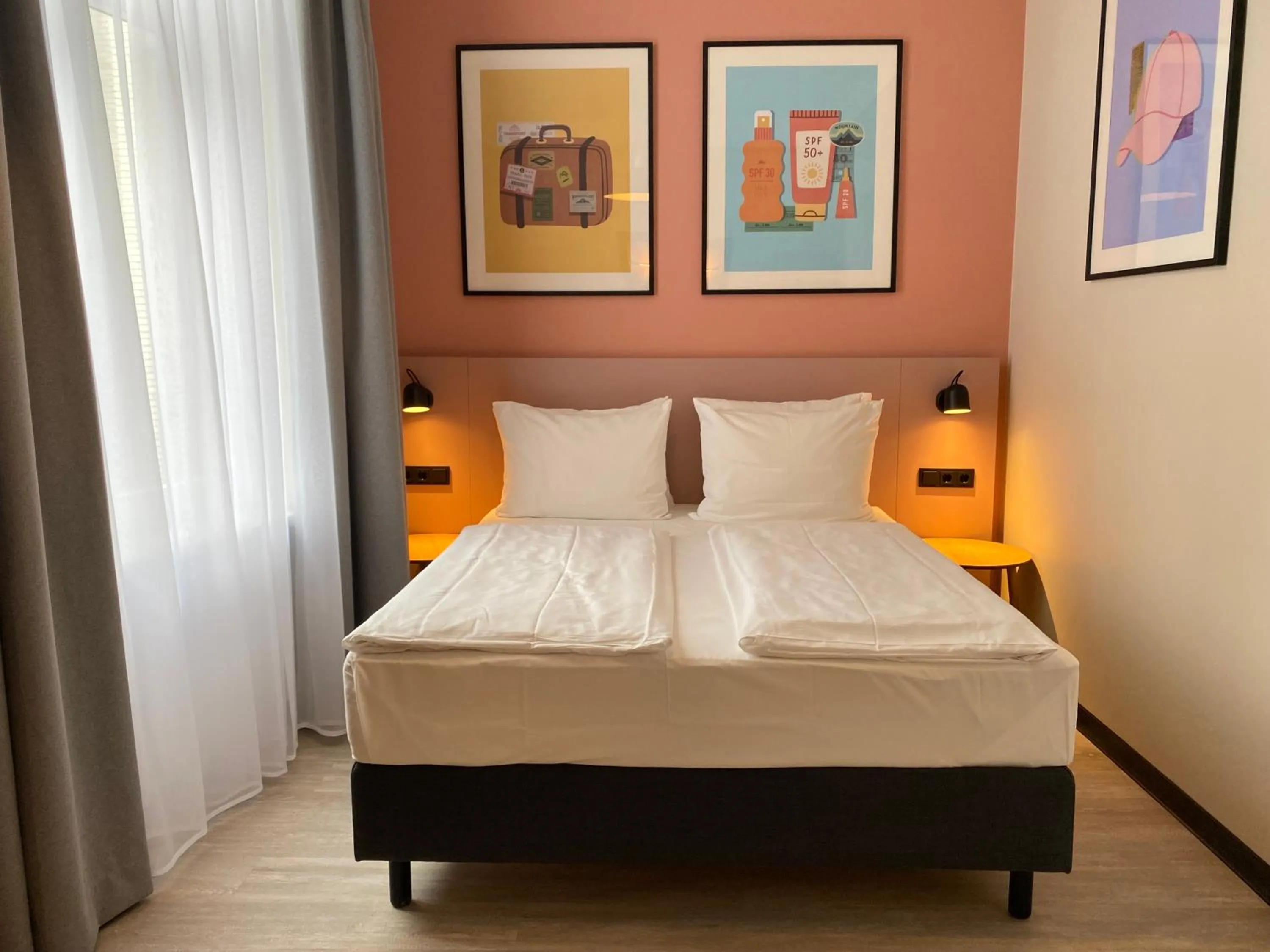 Standard Double or Twin Room in Hotel Kronprinz Hamburg Hauptbahnhof