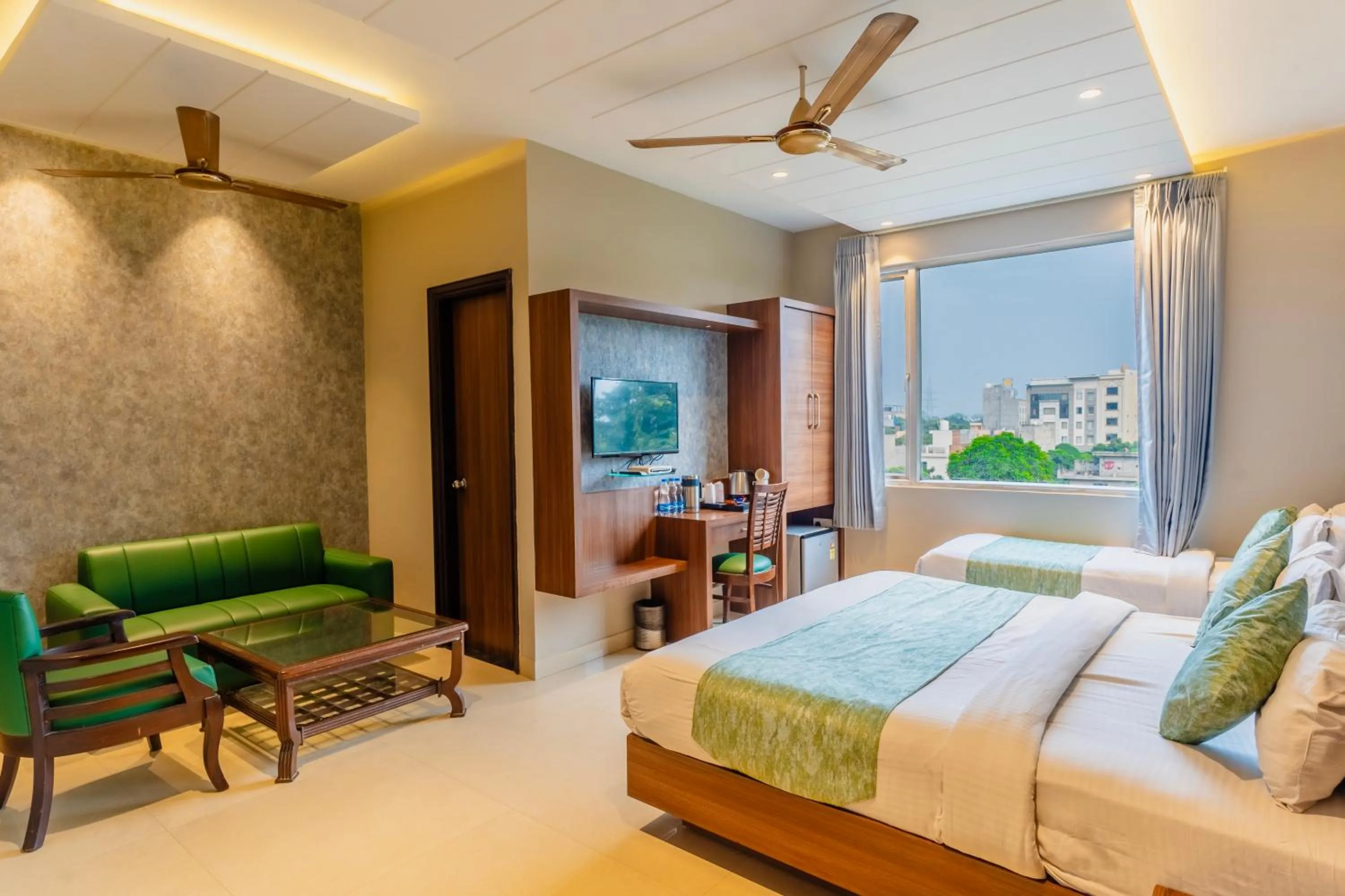 Superior Triple Room in Hotel Amritsar International 2 min walk from Amritsar Bus Stand