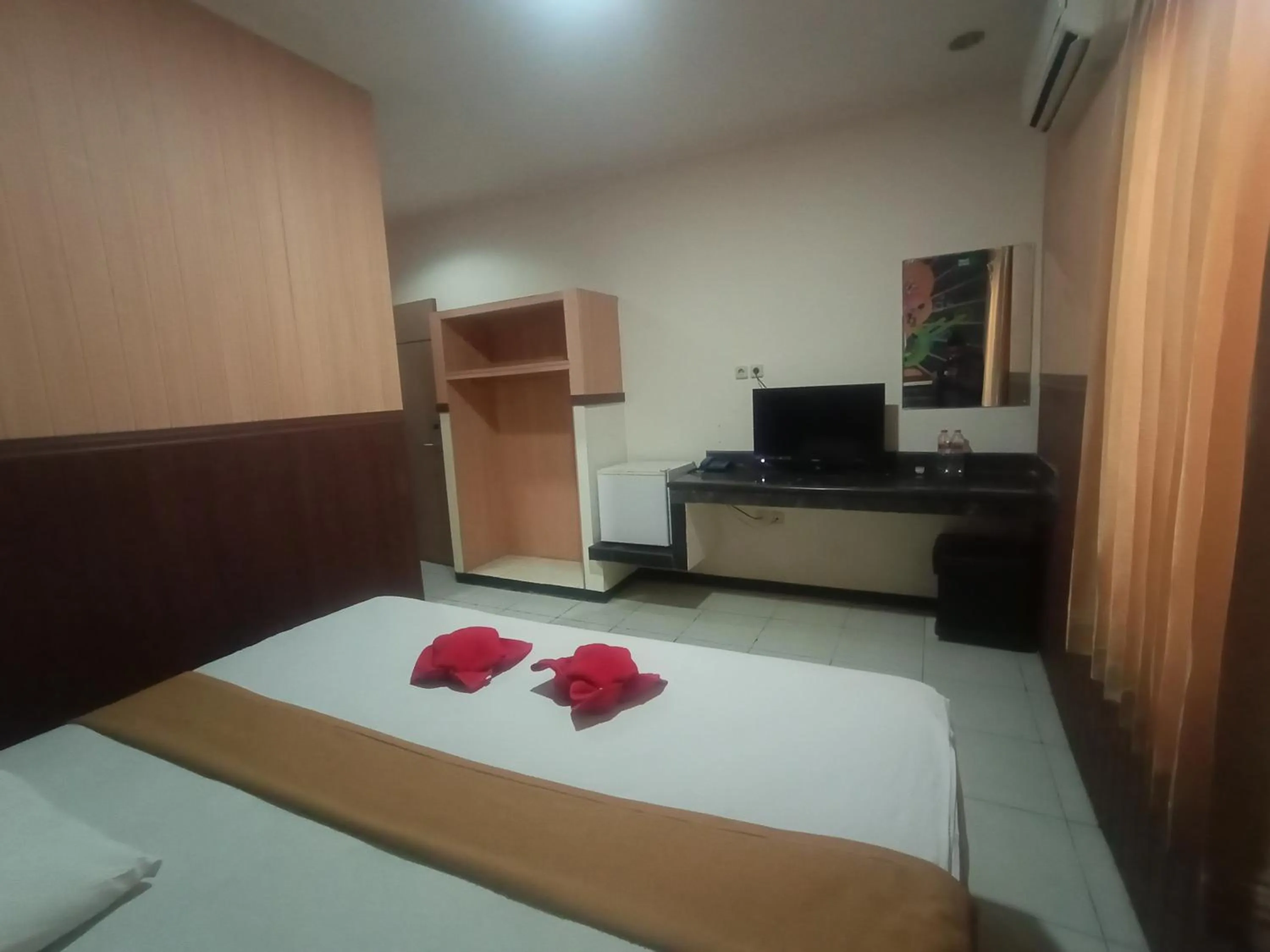 King Room - single occupancy in Votel Hotel Tulungagung